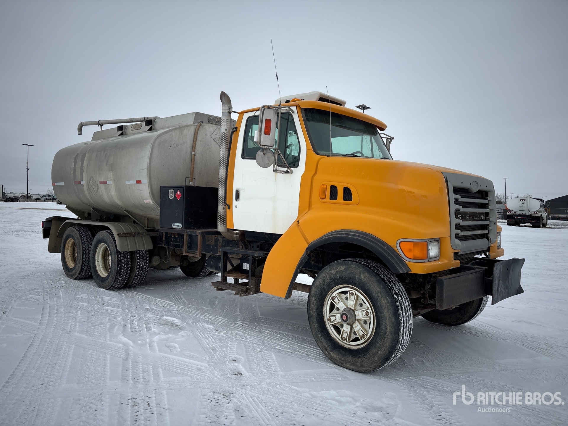 General Appearance with Foto, angolo anteriore destro