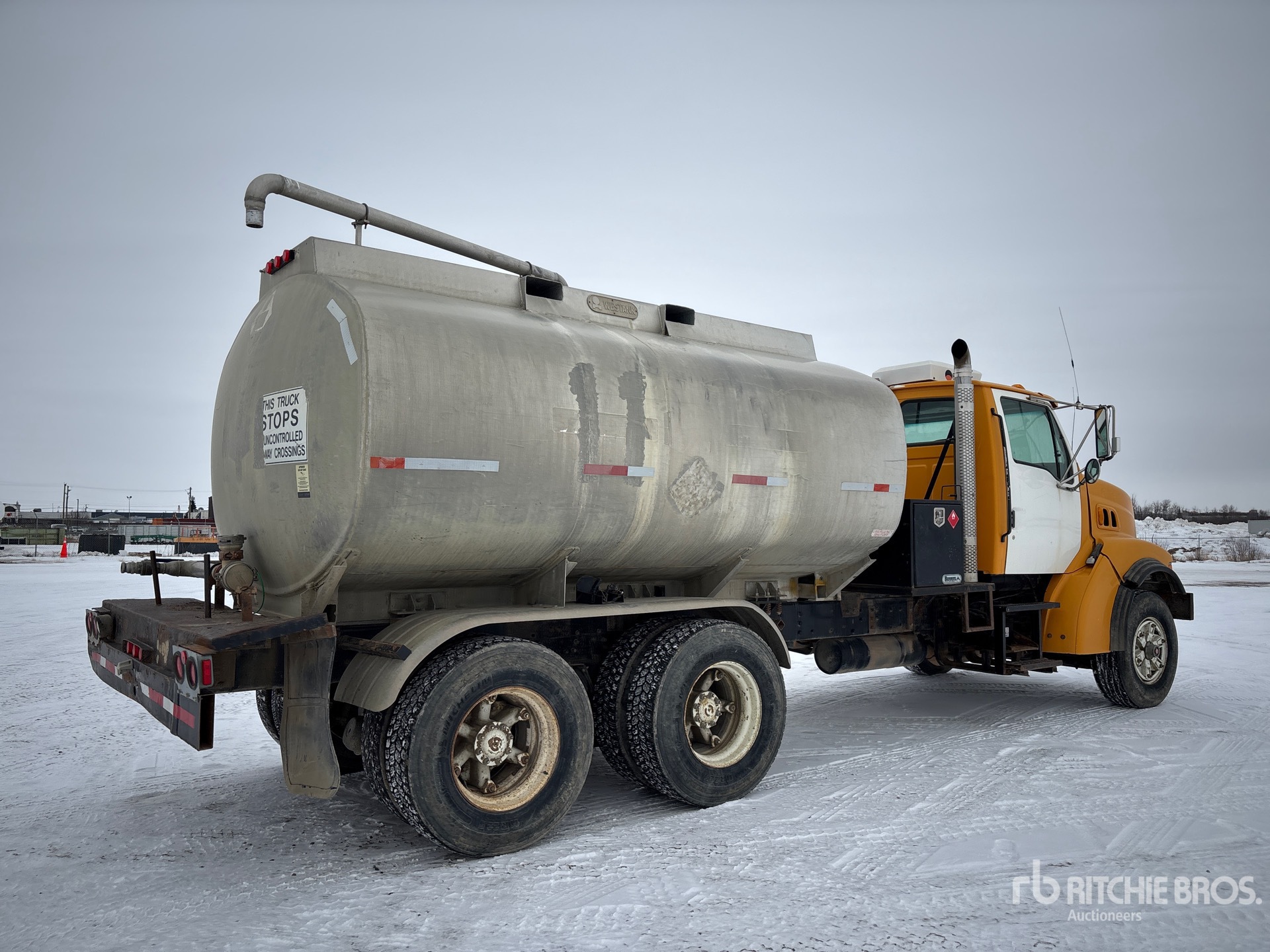 General Appearance with Foto, angolo anteriore sinistro