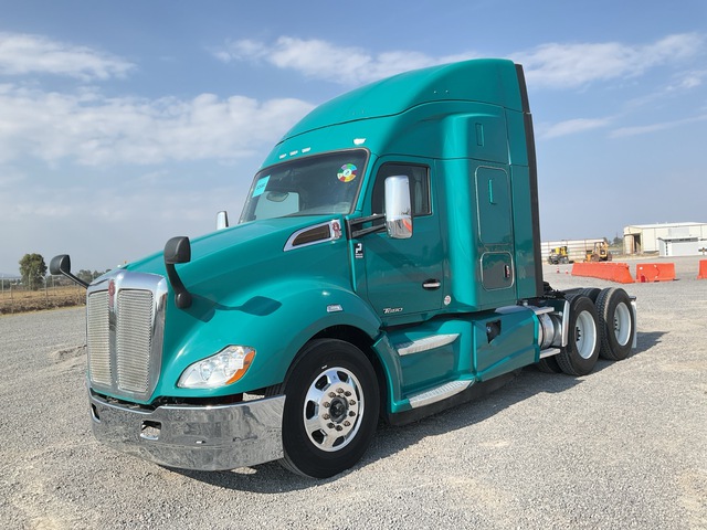 2022 Kenworth T680 6x4 Tractocamion con Dormitorio / T/A Sleeper Truck Tractor
