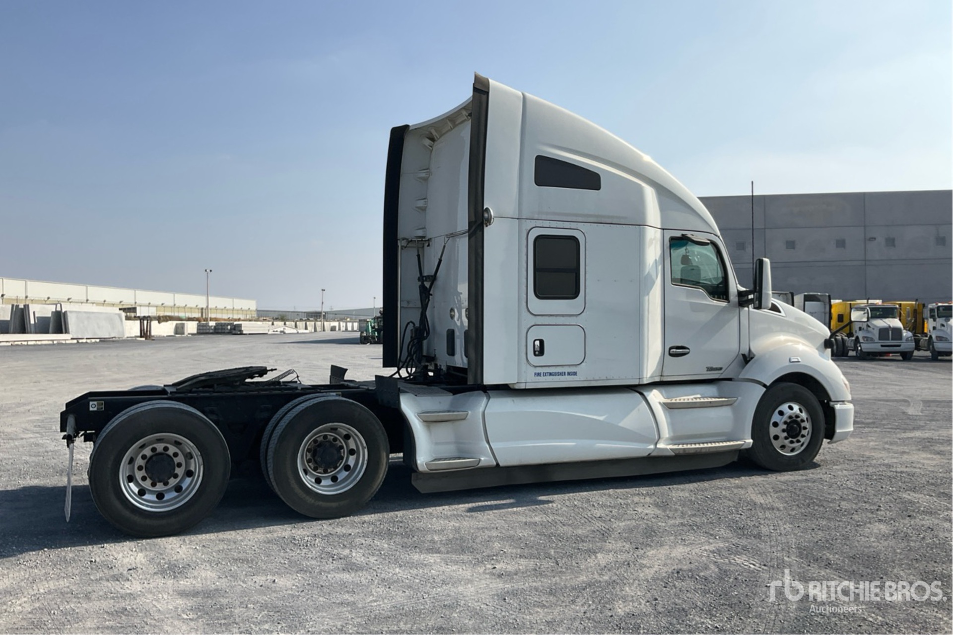 General Appearance with Imagen: esquina trasera derecha