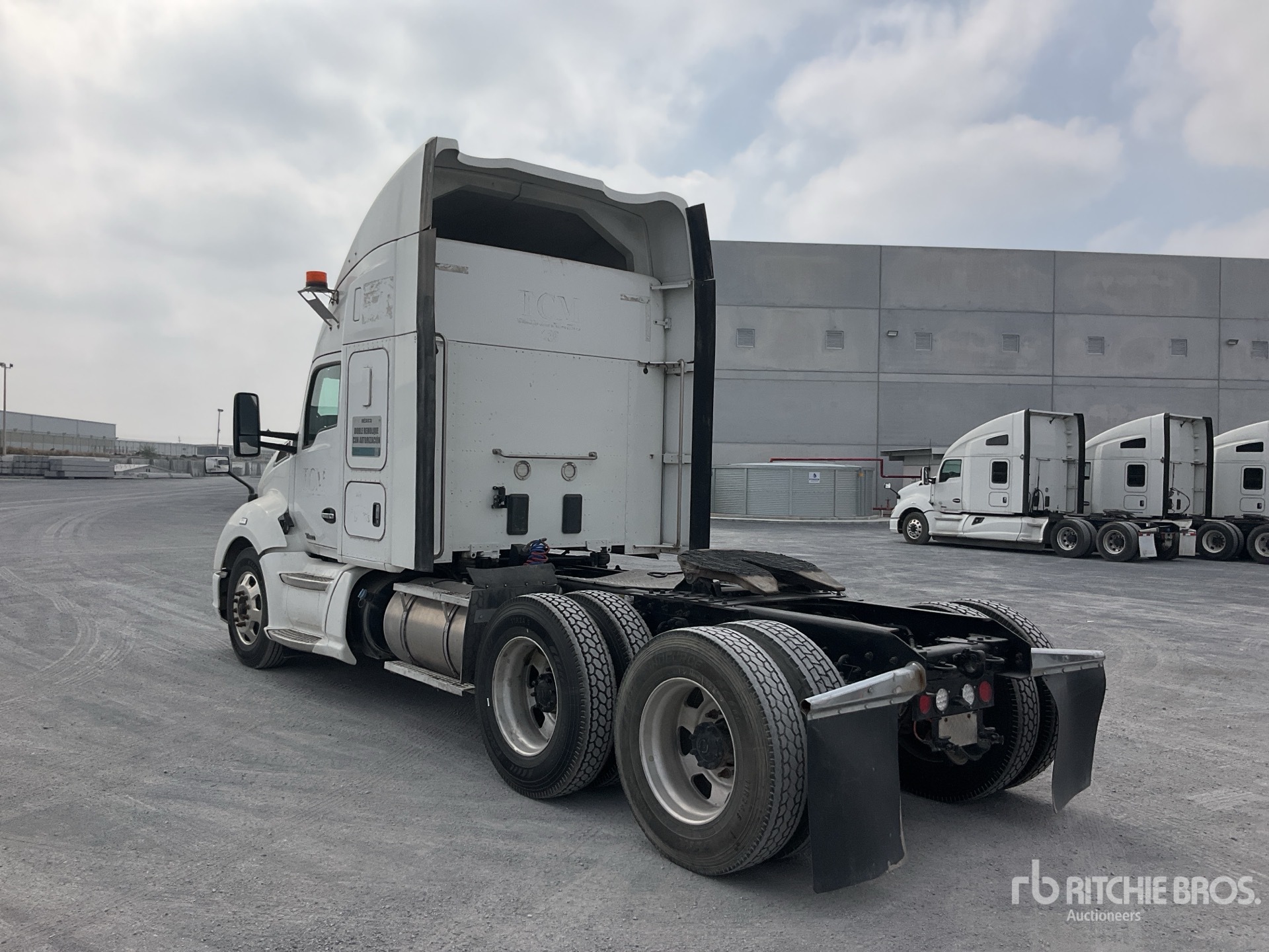 General Appearance with Imagen: esquina trasera izquierda