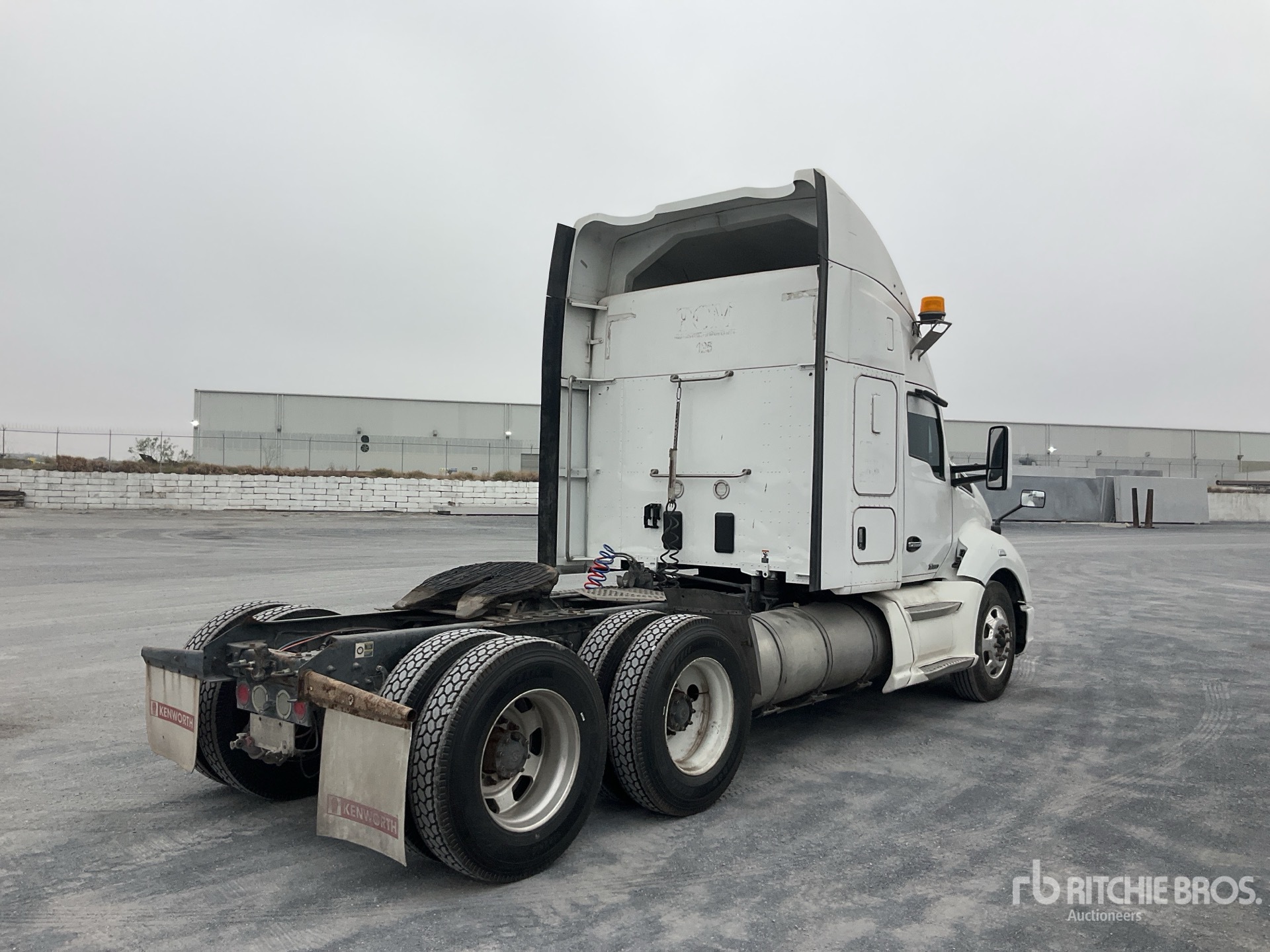 General Appearance with Imagen: esquina trasera derecha