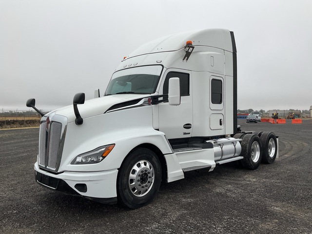 2024 Kenworth T680 6x4 Tractocamion con Dormitorio / T/A Sleeper Truck Tractor