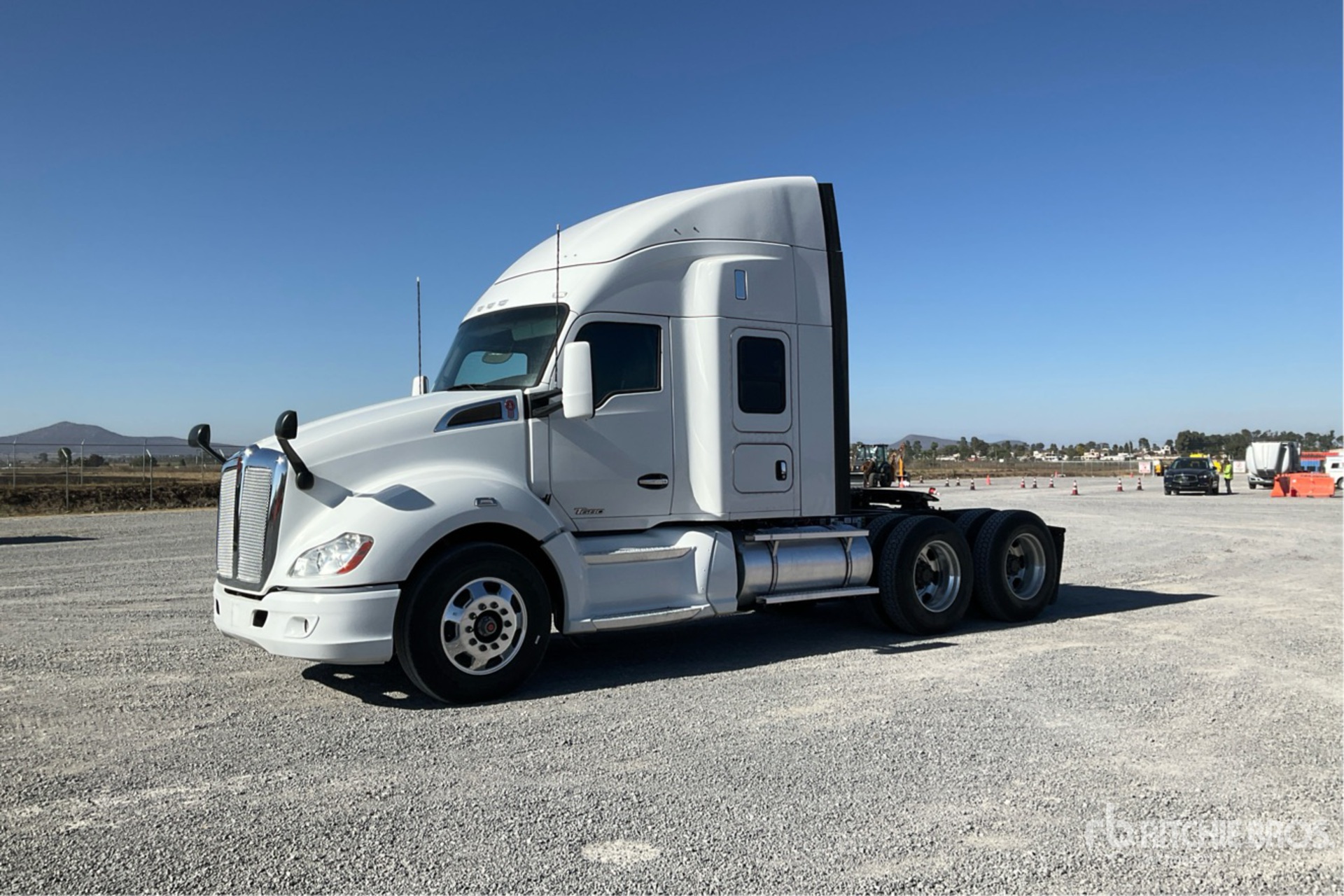 General Appearance with Picture, Left Front Corner