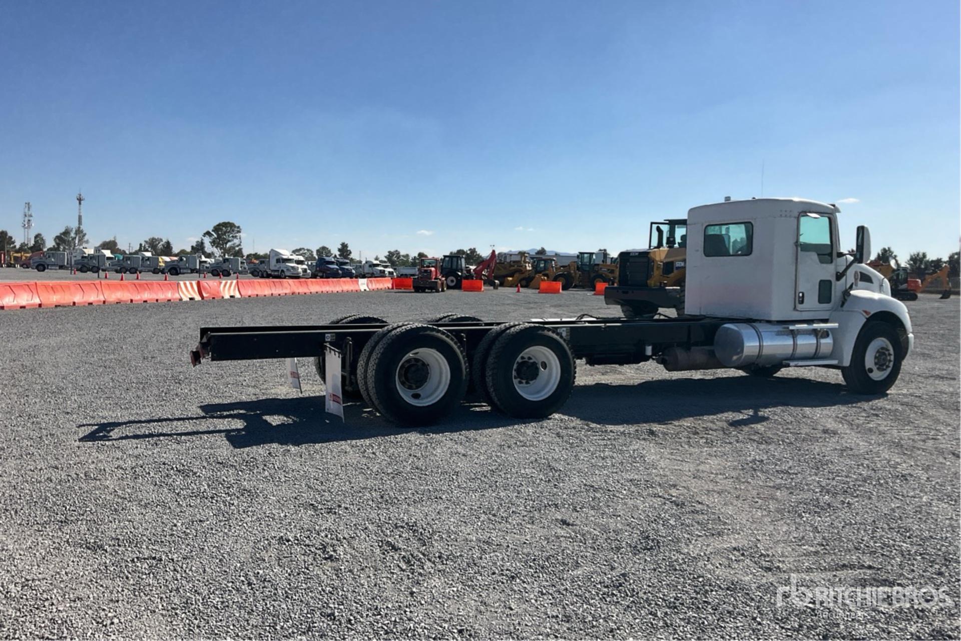 General Appearance with Foto, angolo anteriore sinistro