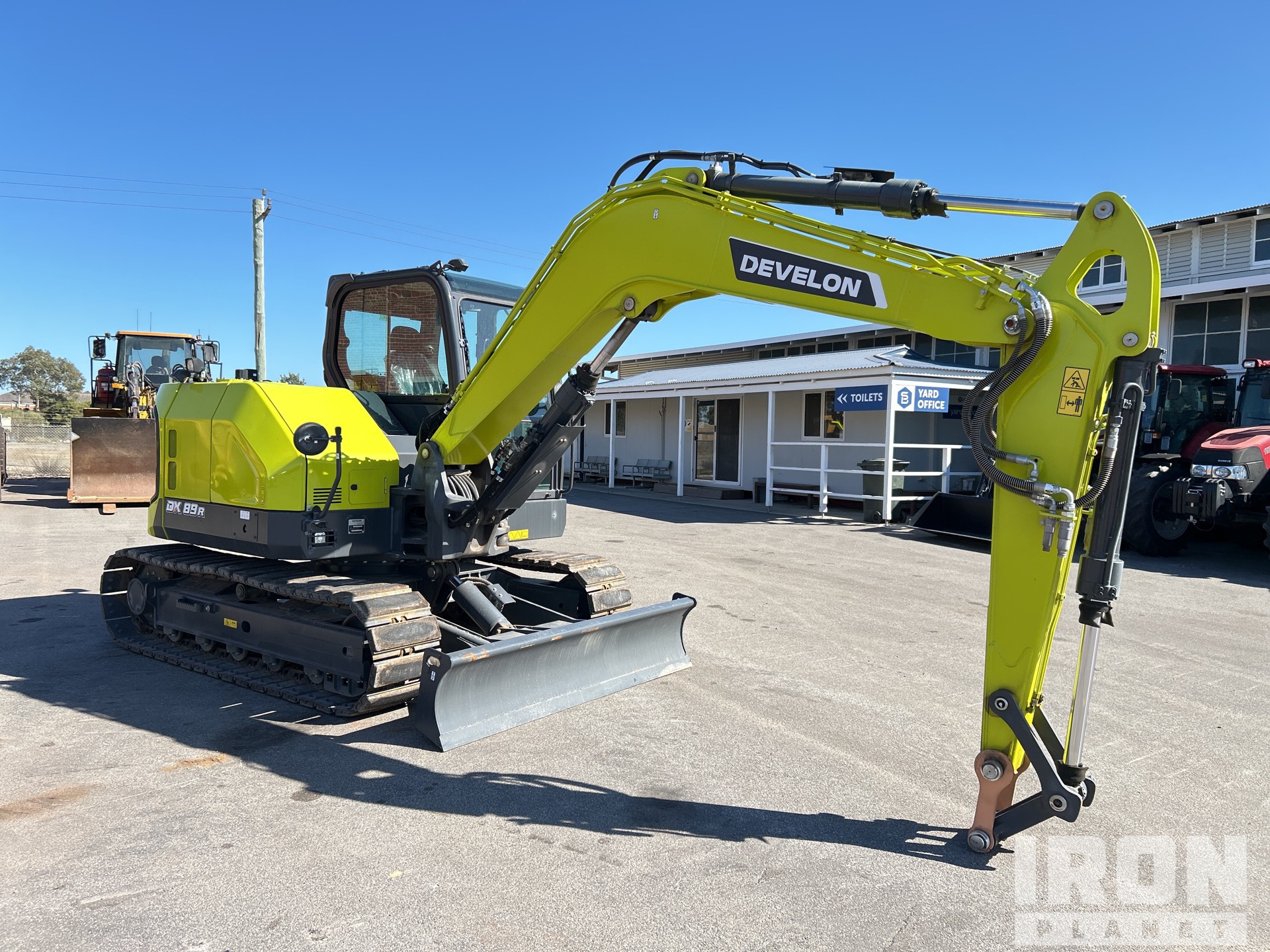 2024 Develon DX89R-7
