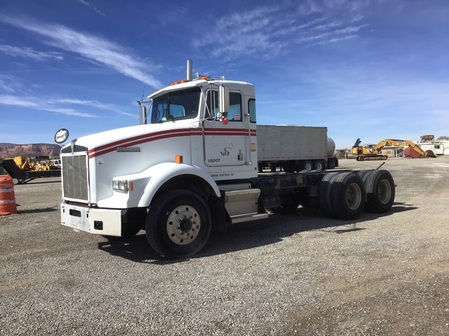 1992 Kenworth T800 6x4 T/A Day Cab Truck Tractor 1992 Kenworth T800 6x4 T/A Day Cab Truck Tractor