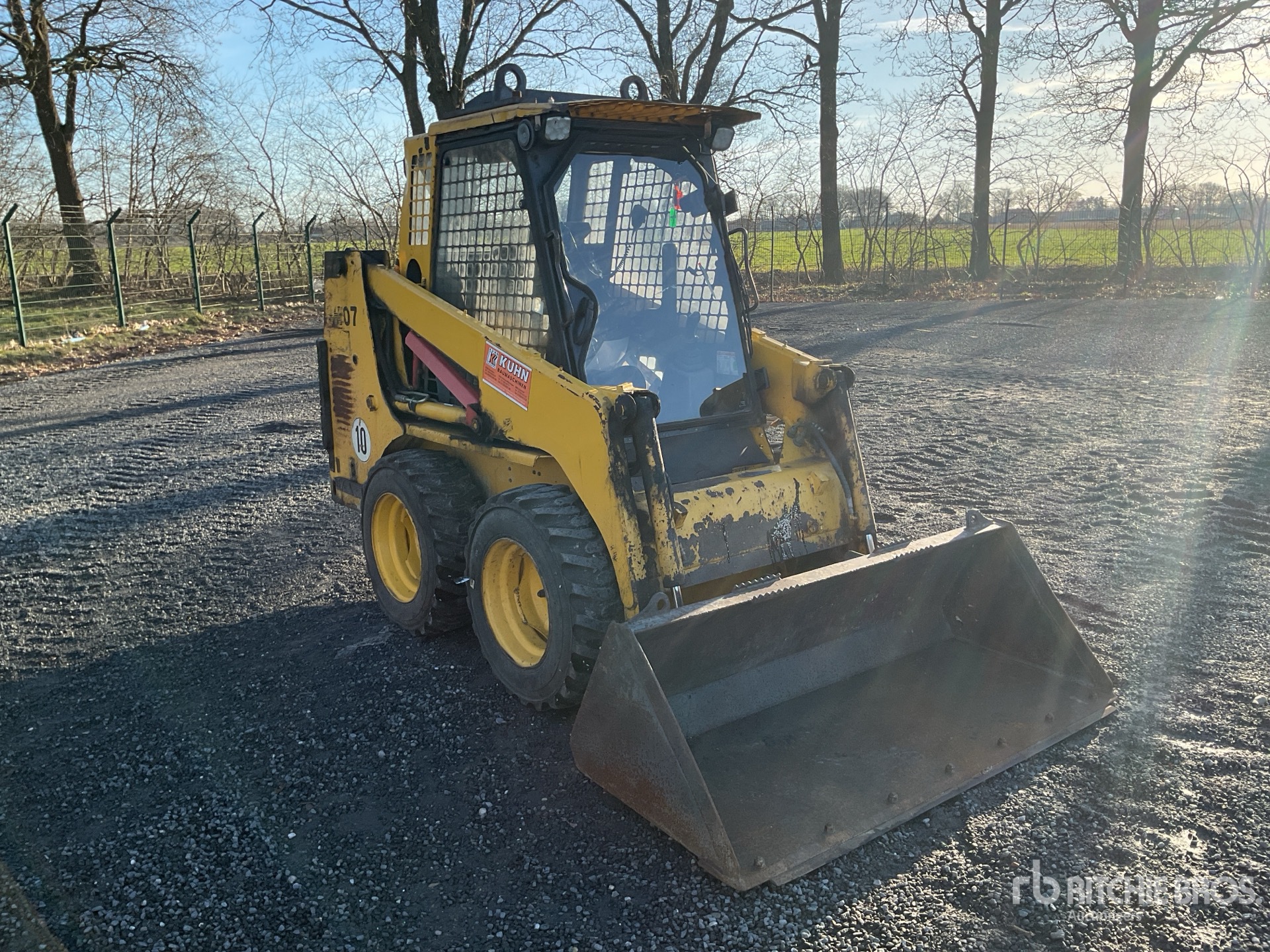 General Appearance with Picture, Right Front Corner