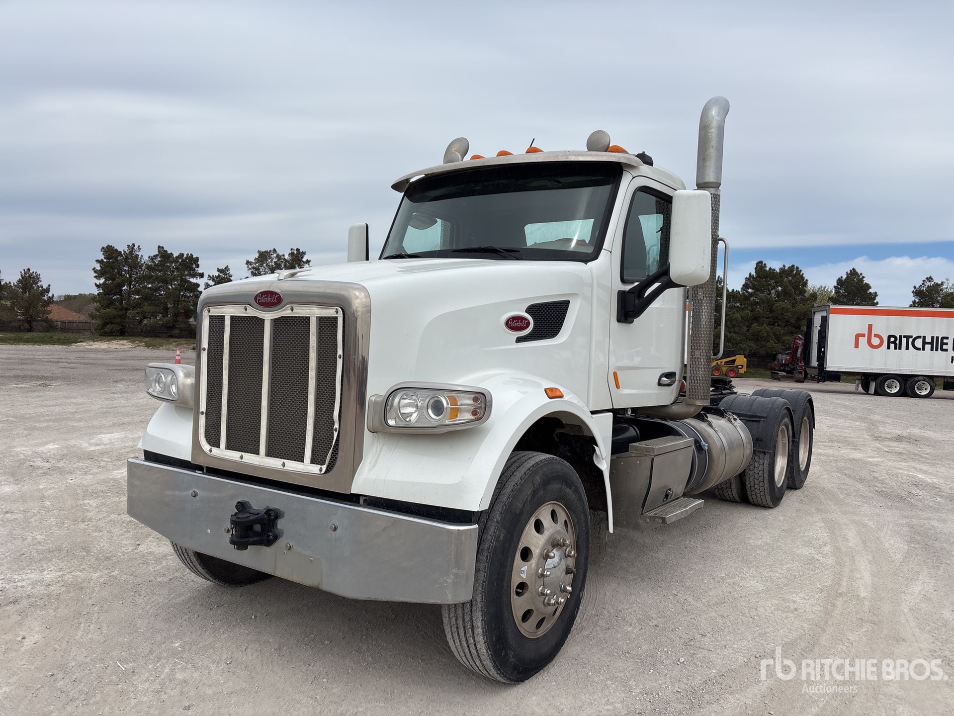 General Appearance with Foto, angolo anteriore sinistro