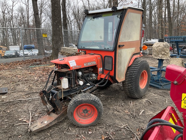 Kubota B7800 4WD Utility Tractor (Inoperable)