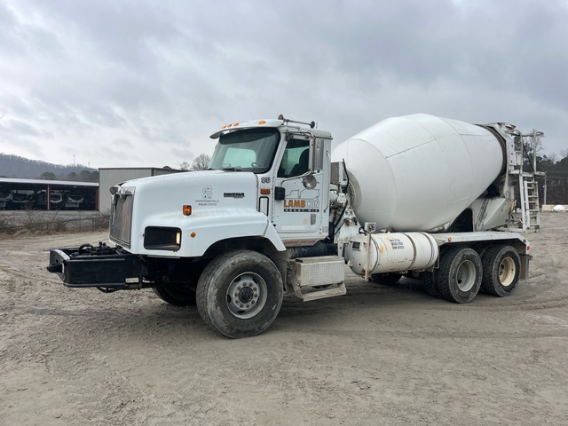 2007 International PayStar 5600i 6x4 Mixer Truck