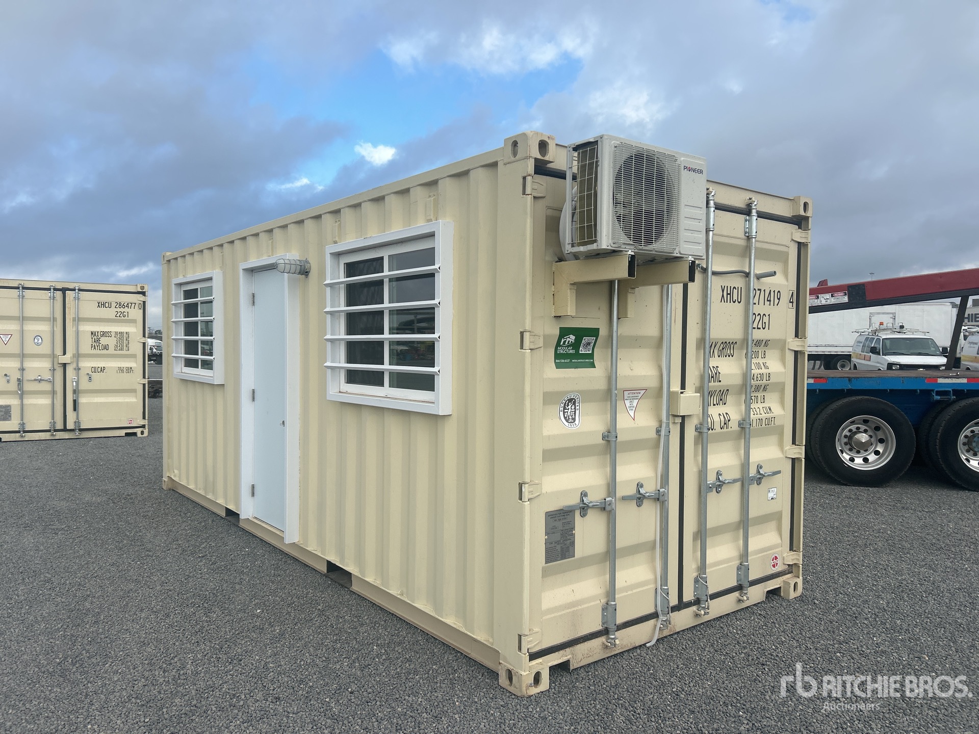 Aspect général with Image, coin arrière gauche