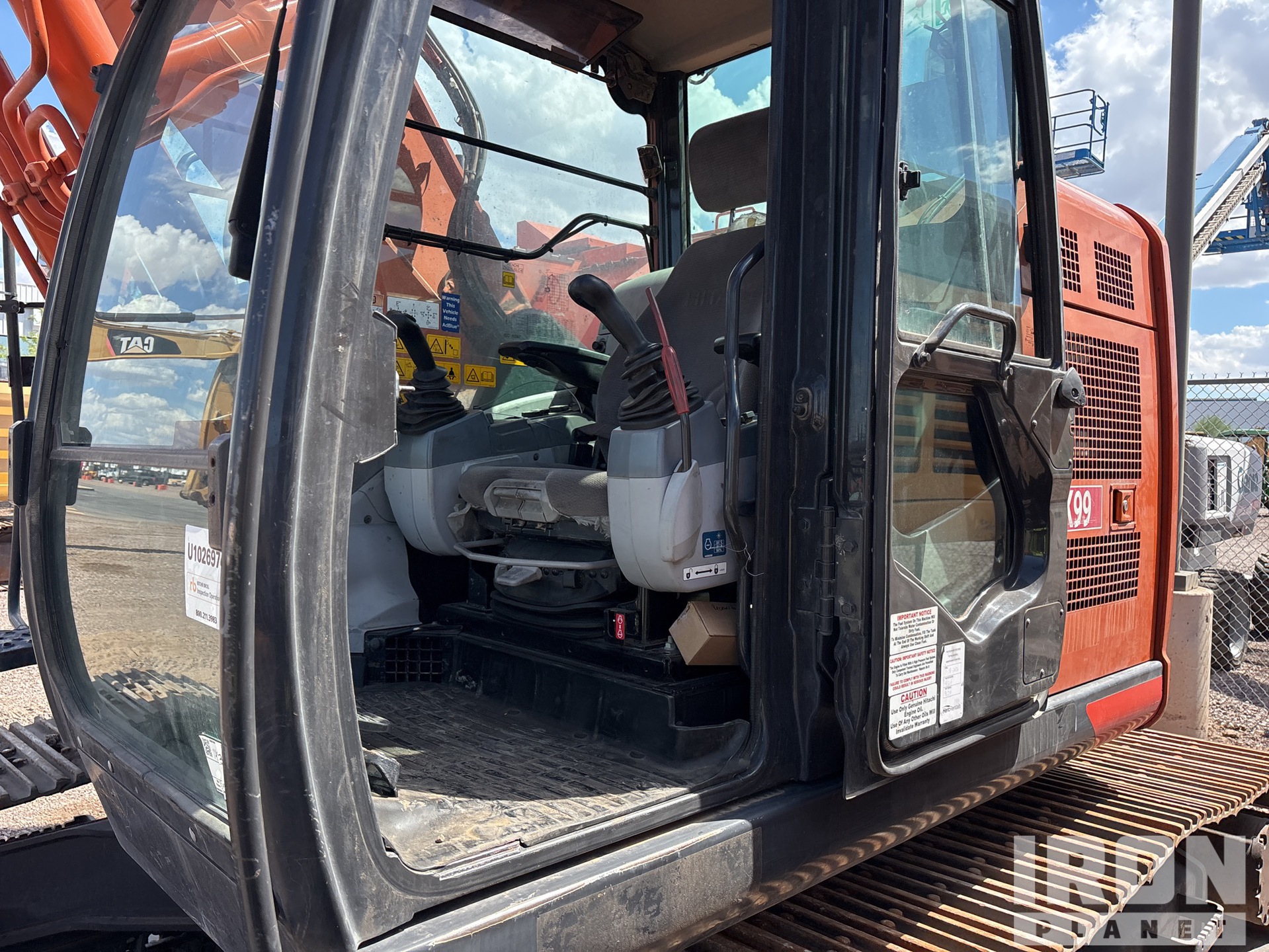 2021 Hitachi ZX225USLC-6
