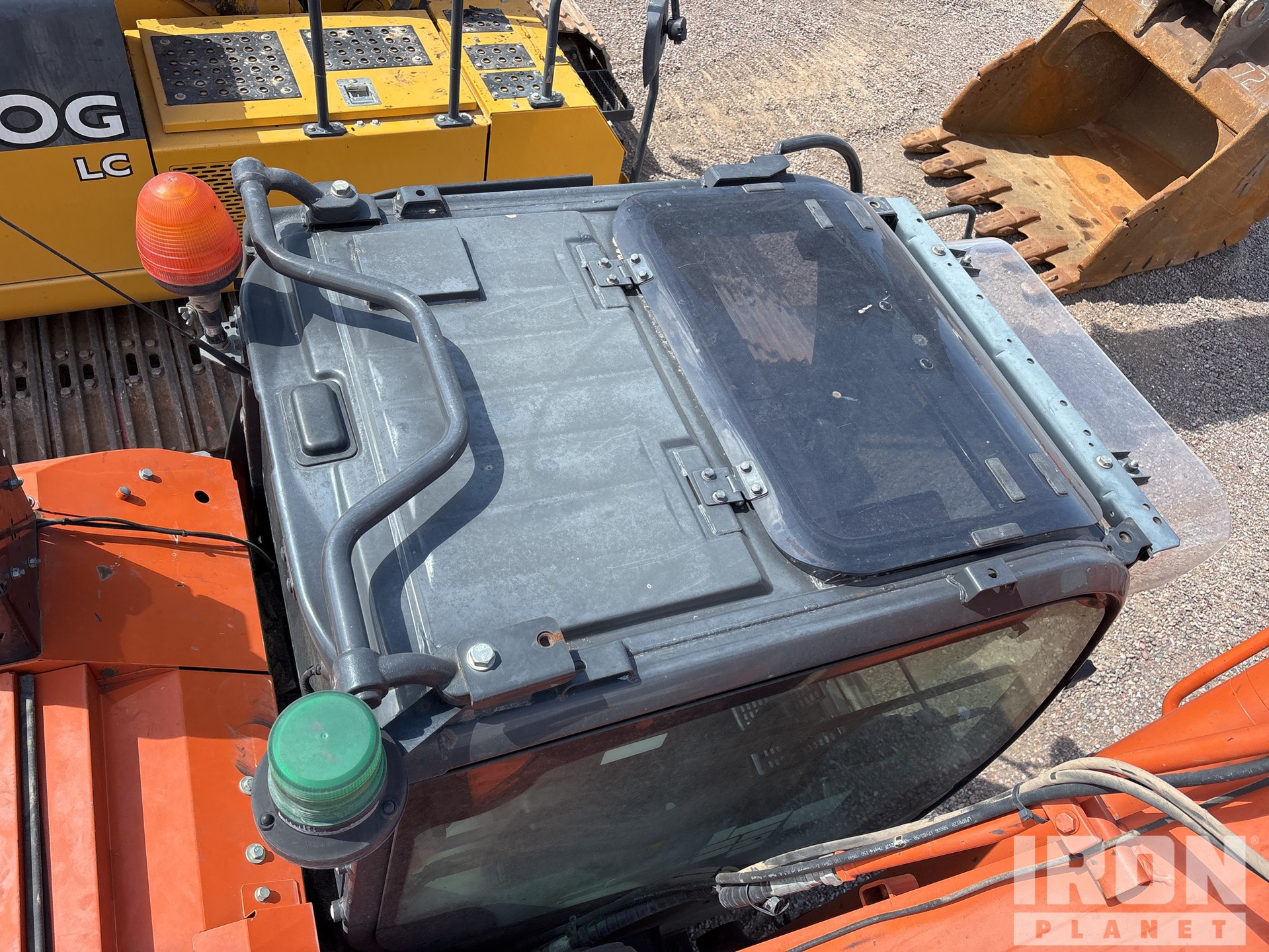 2021 Hitachi ZX225USLC-6