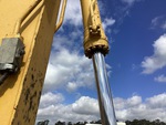 Hydraulics with Bucket Cylinder