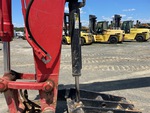 Hydraulics with Thumb Cylinder