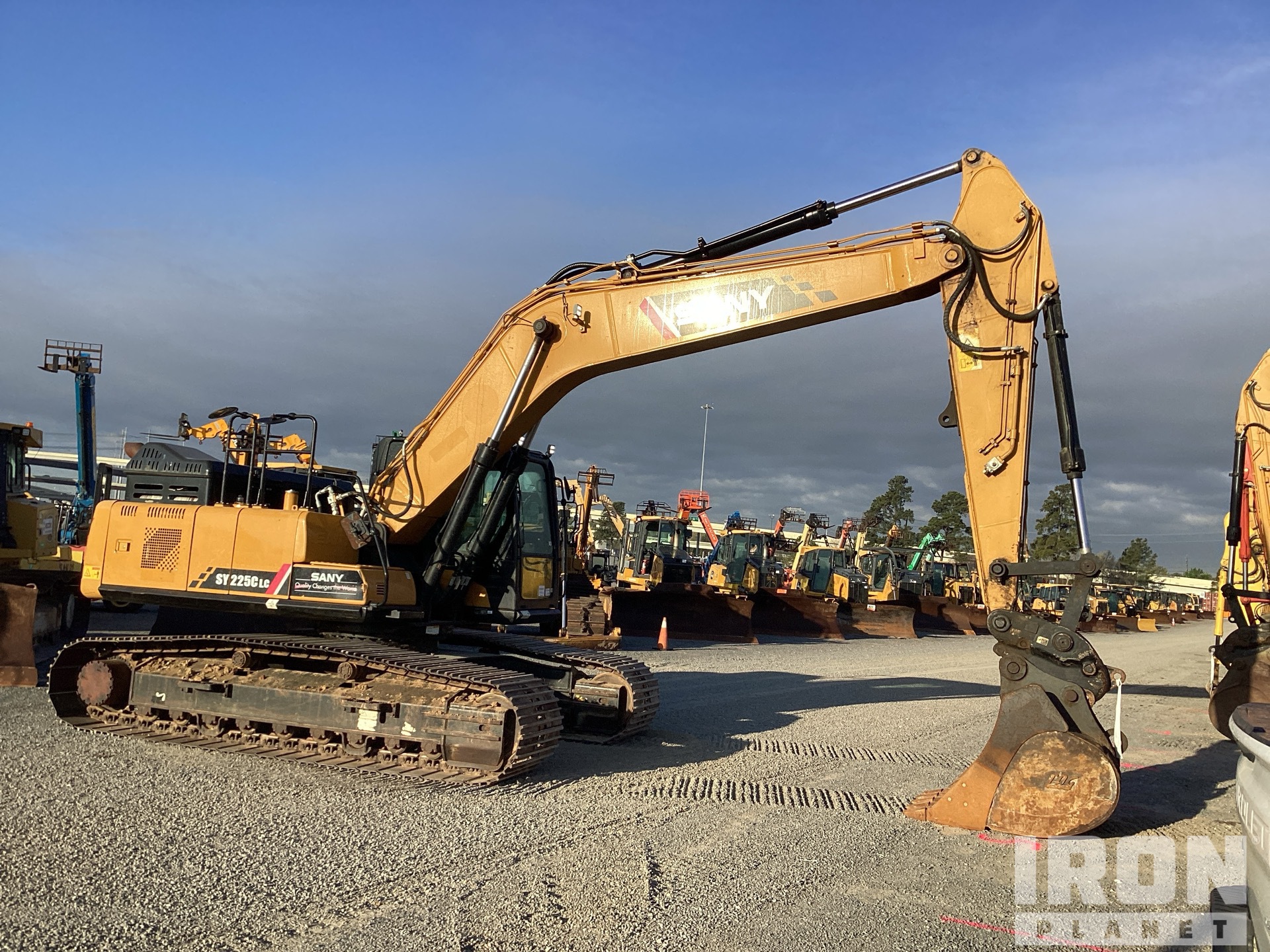 General Appearance with Bild, Ecke vorne rechts