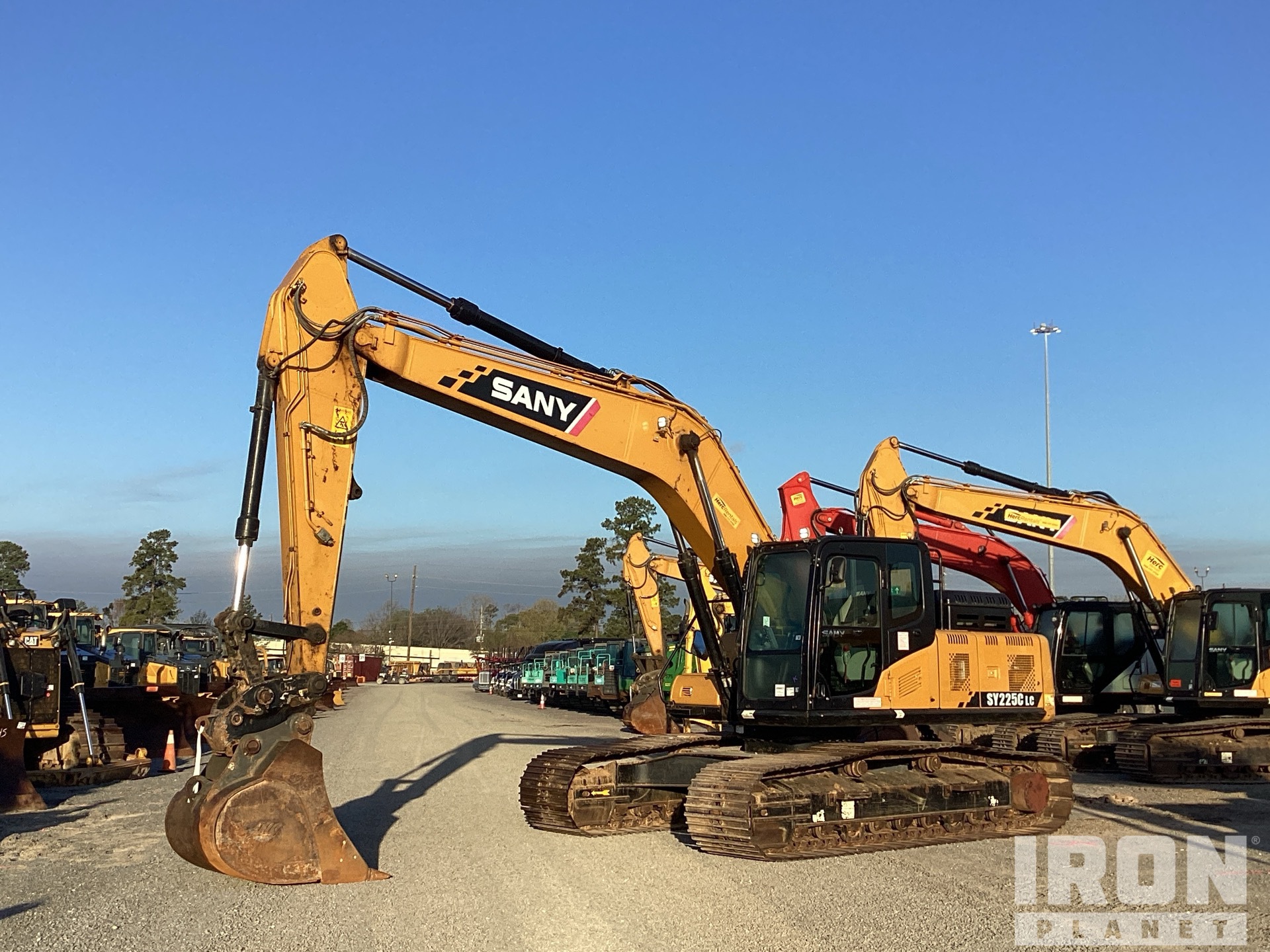 General Appearance with Bild, Ecke vorne links