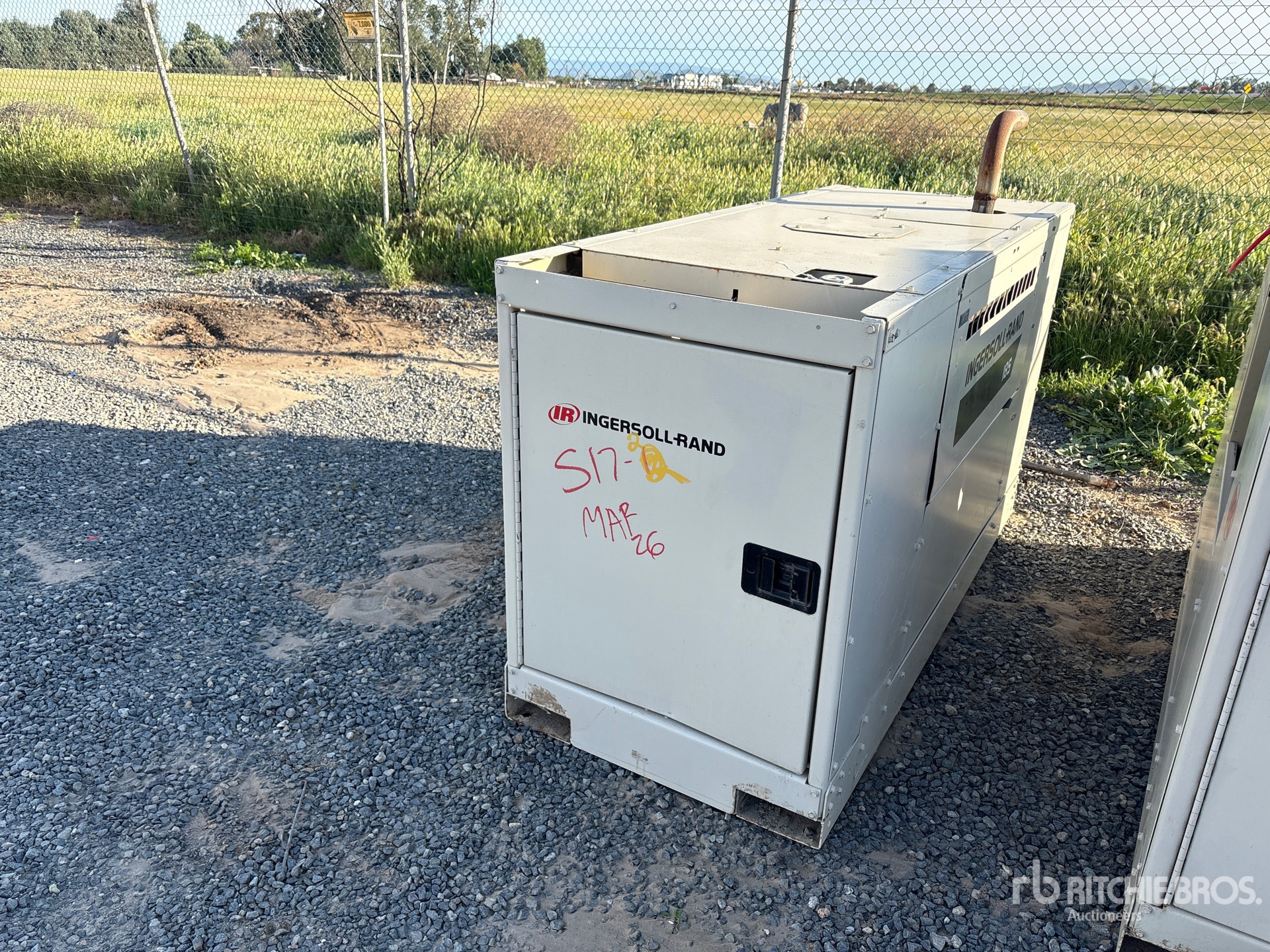 General Appearance with Bild, Ecke vorne links