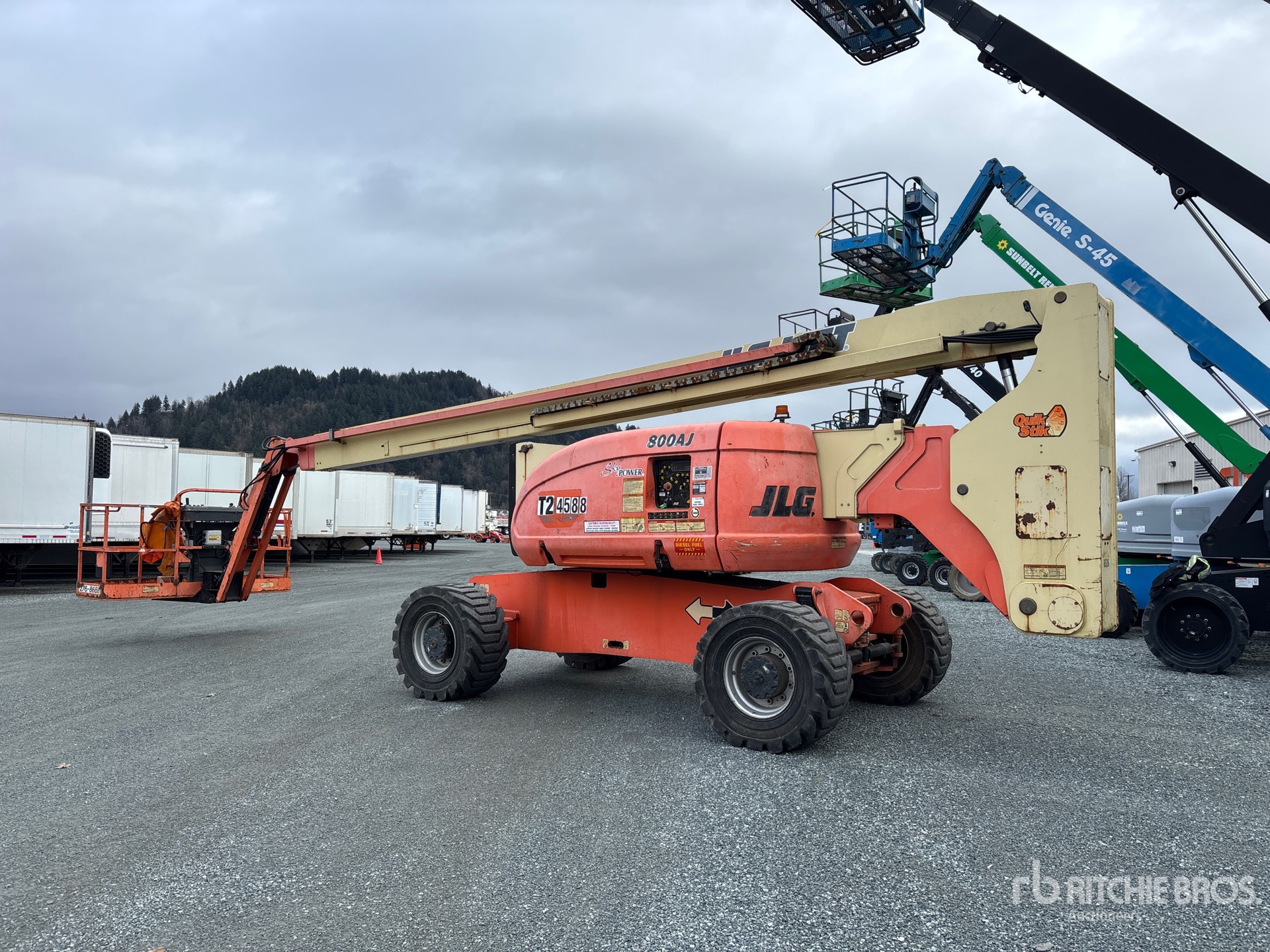 General Appearance with Foto, angolo posteriore sinistro