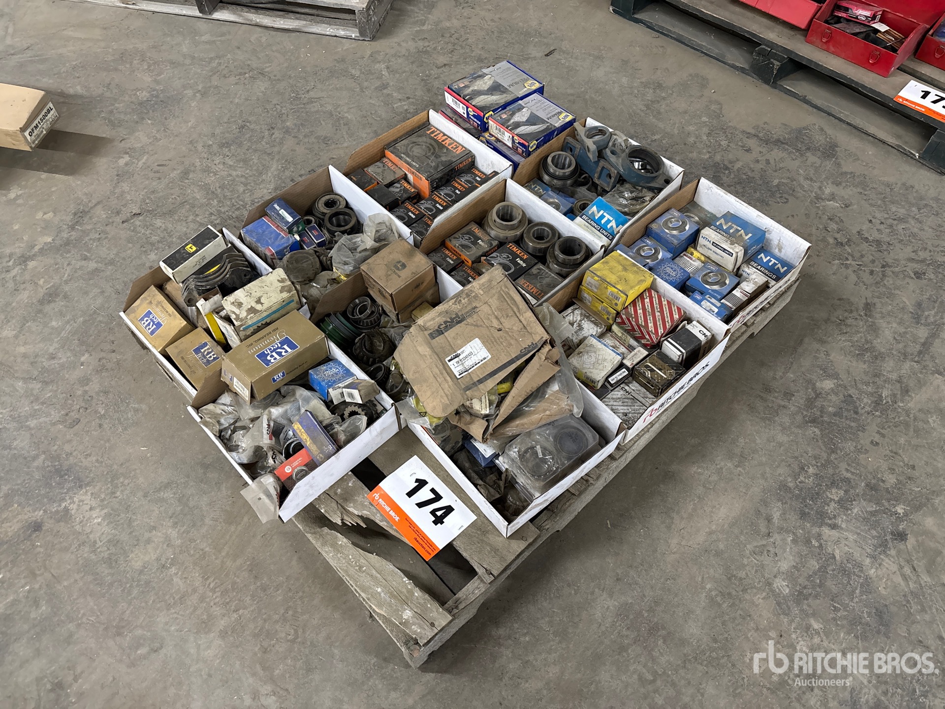 General Appearance with Bild, Ecke vorne links