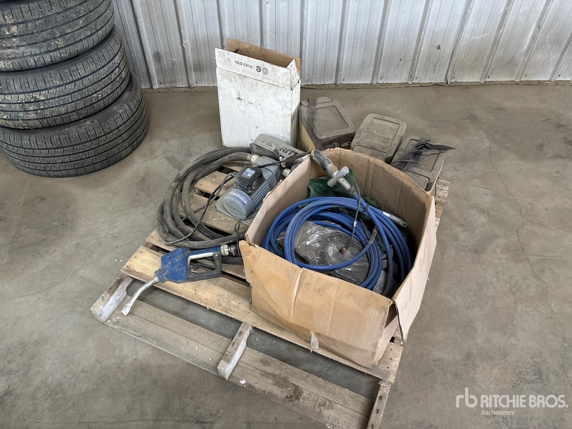 General Appearance with Bild, Ecke vorne links