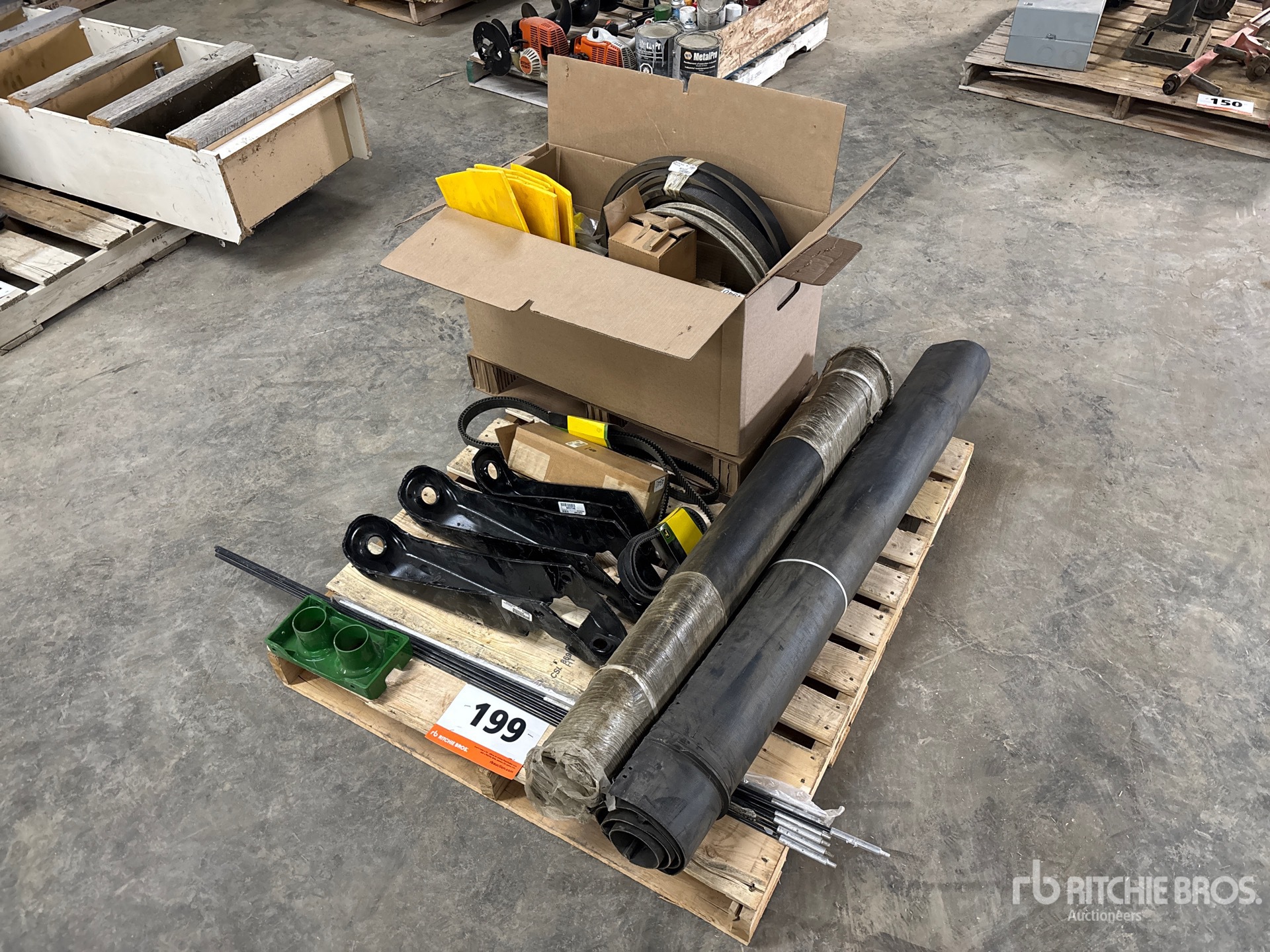 General Appearance with Bild, Ecke vorne links