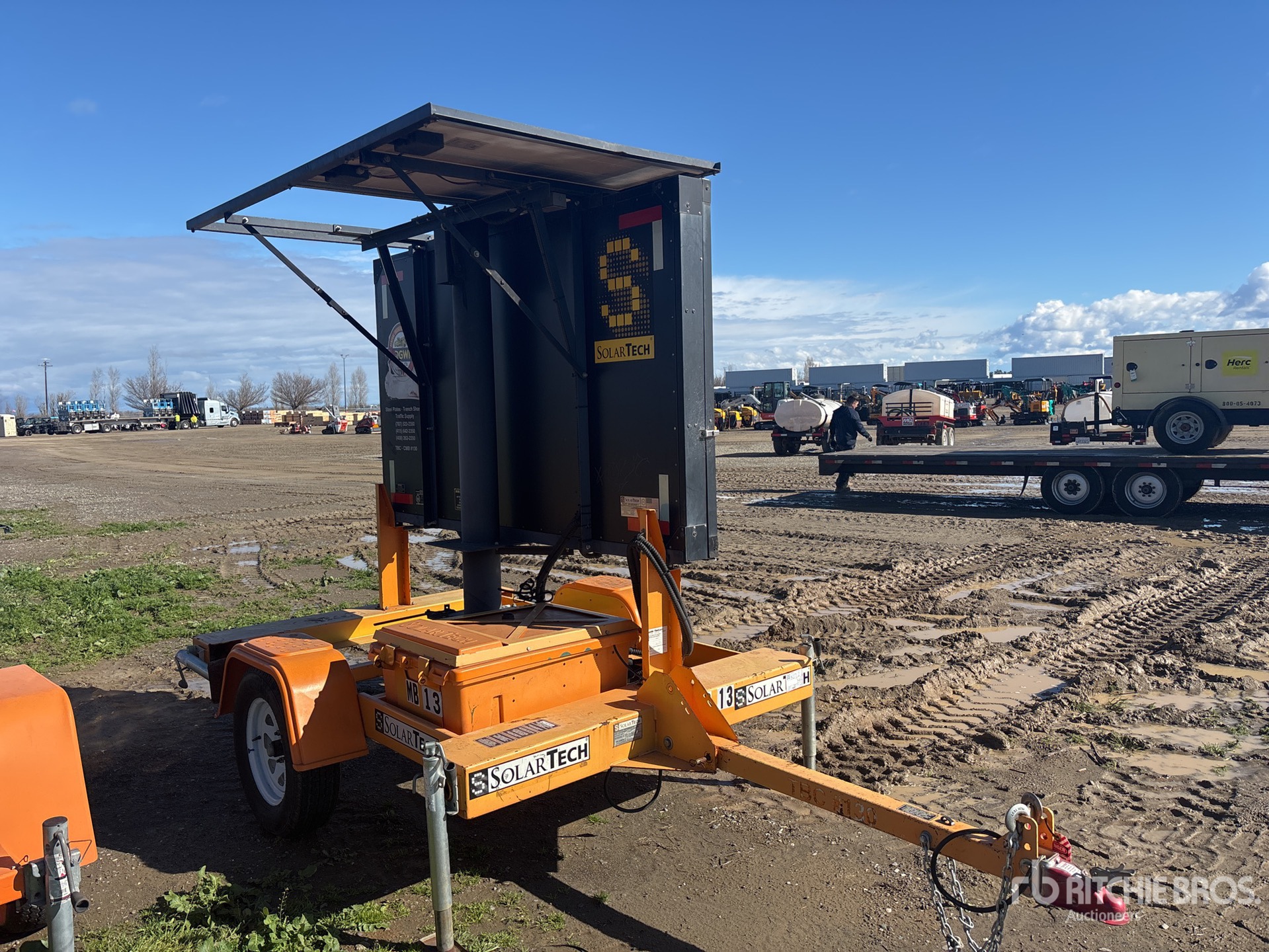 General Appearance with Bild, Ecke vorne rechts