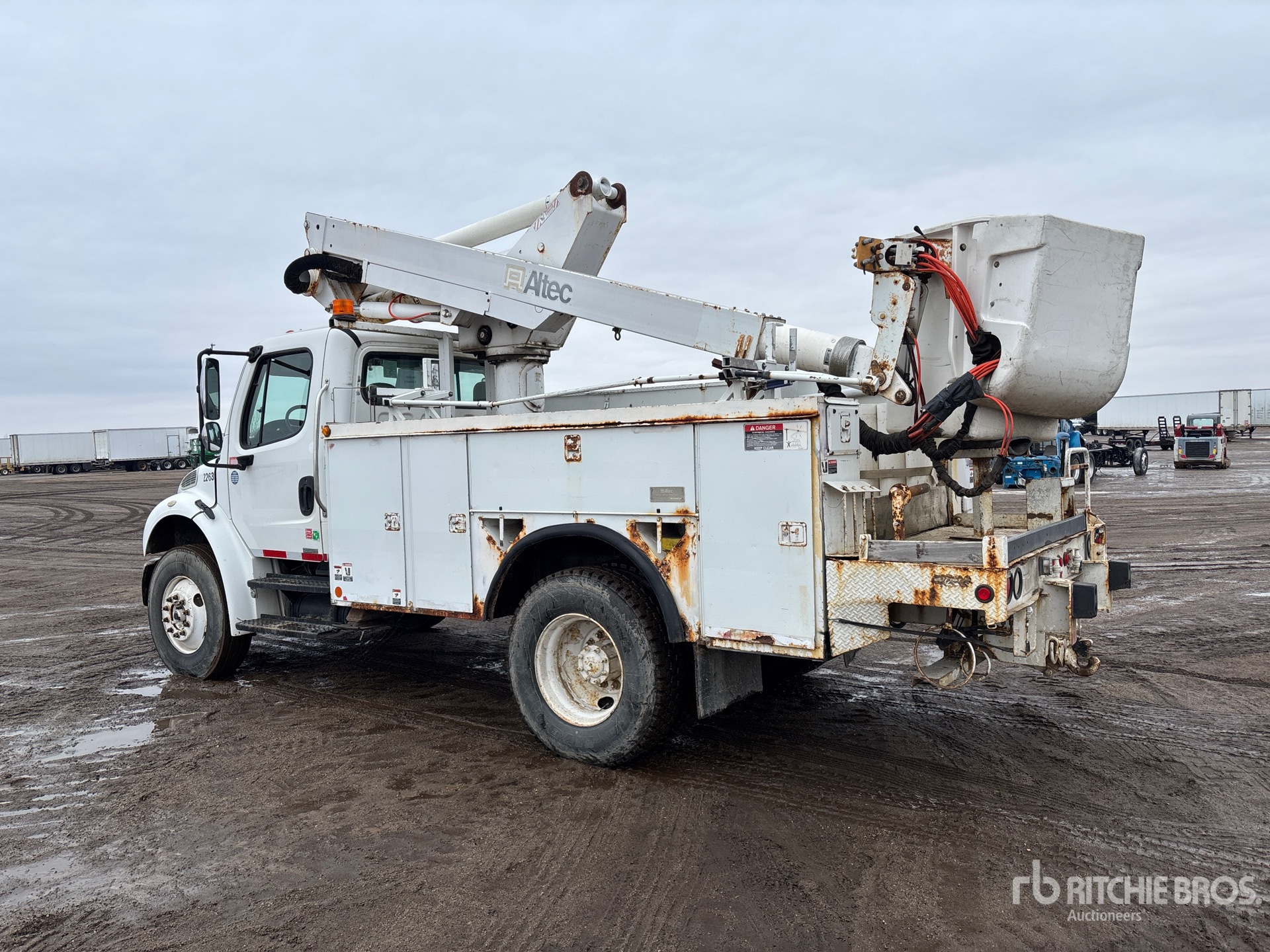 General Appearance with Picture, Left Rear Corner