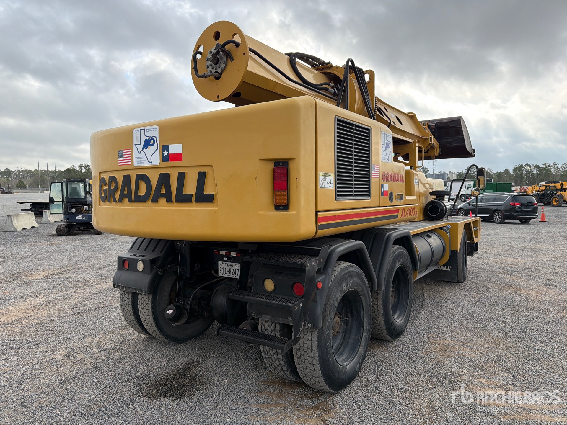 General Appearance with Picture, Right Rear Corner