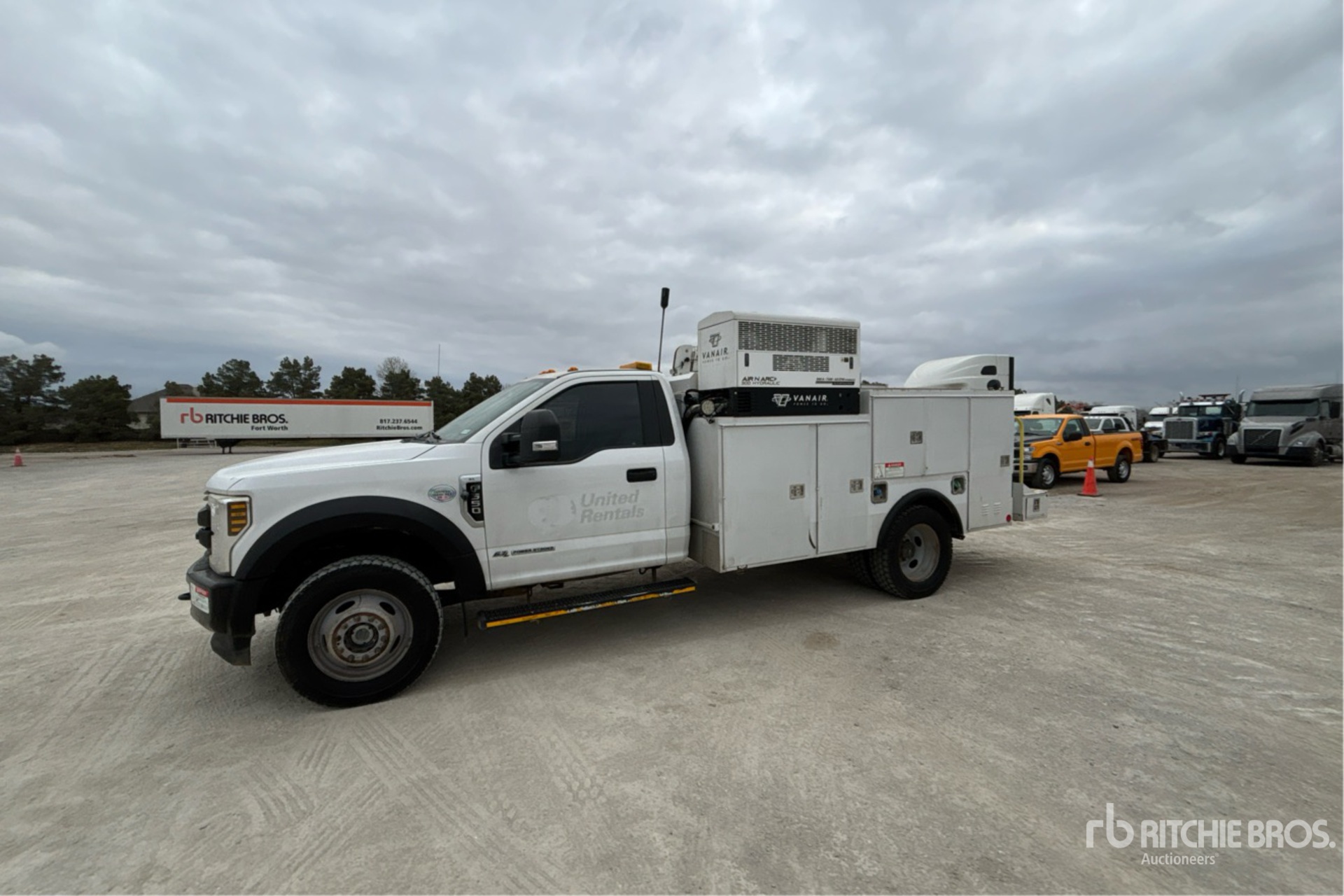 General Appearance with Picture, Left Front Corner