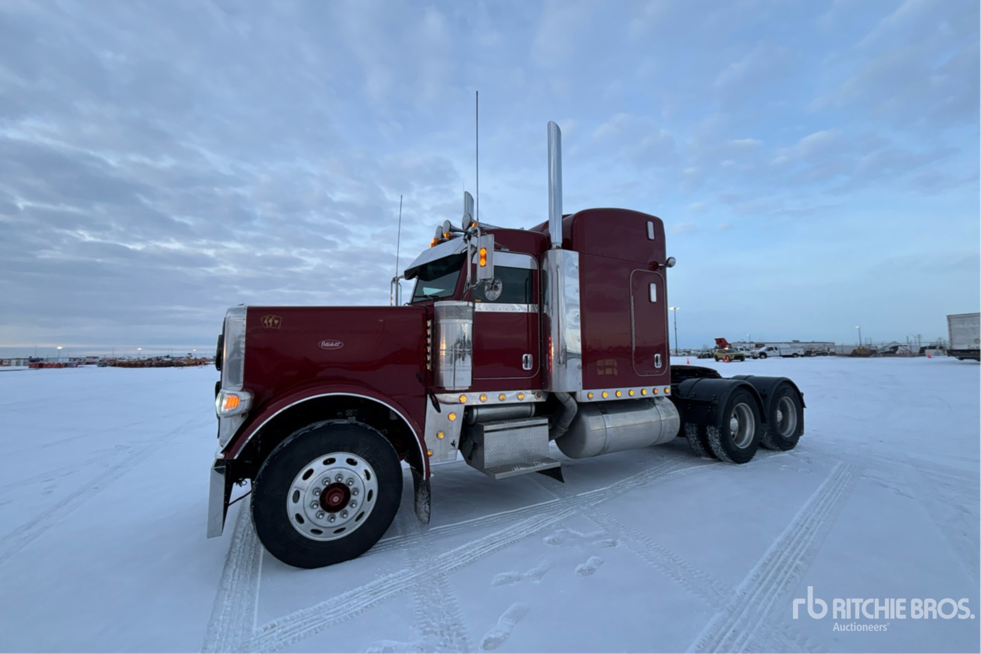 General Appearance with Bild, Ecke vorne links