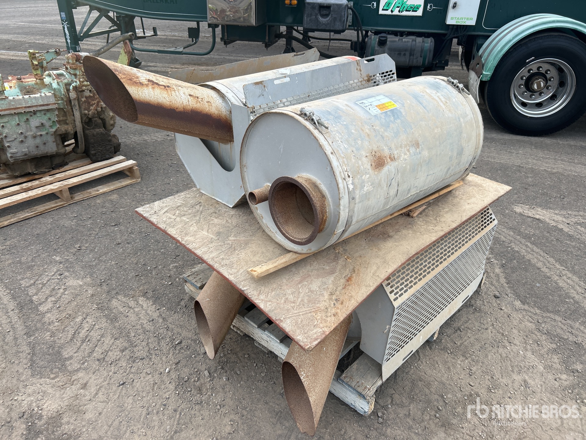 General Appearance with Picture, Right Front Corner