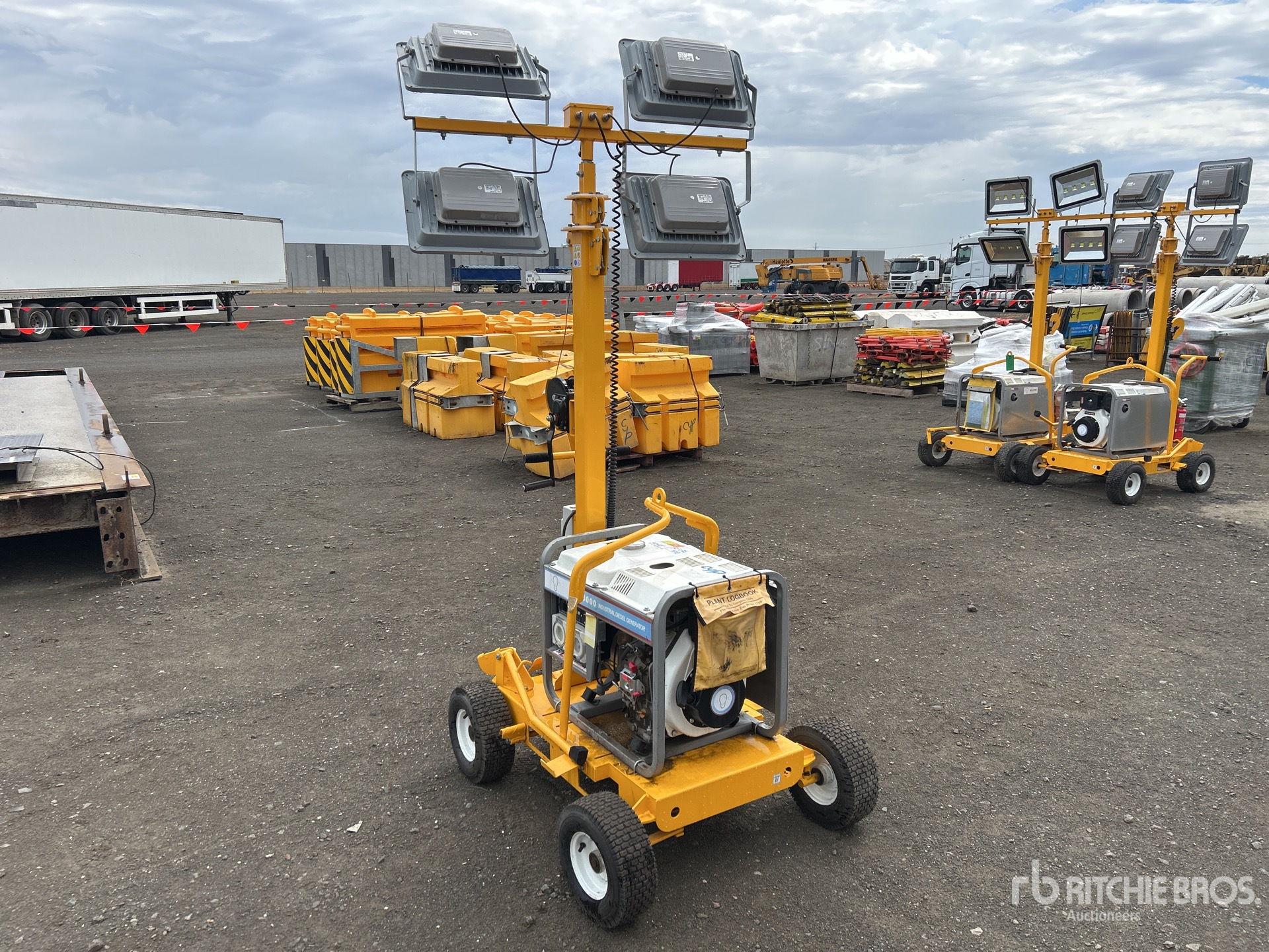 General Appearance with Foto, angolo posteriore sinistro