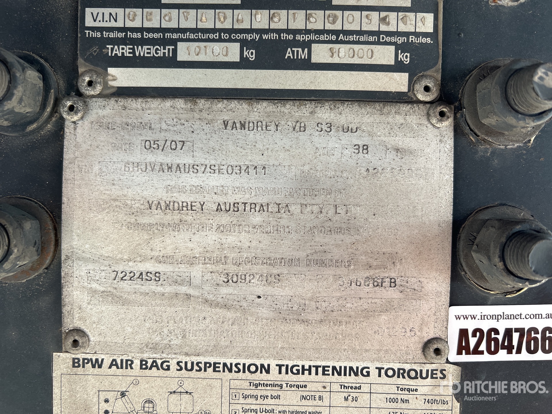 General Appearance with Serial Number / VIN