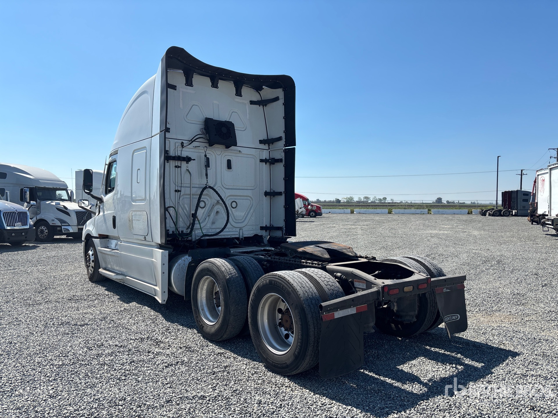 General Appearance with Bild, Ecke hinten links