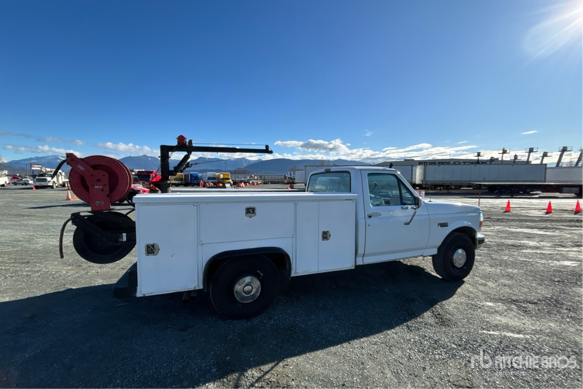 General Appearance with Picture, Right Rear Corner