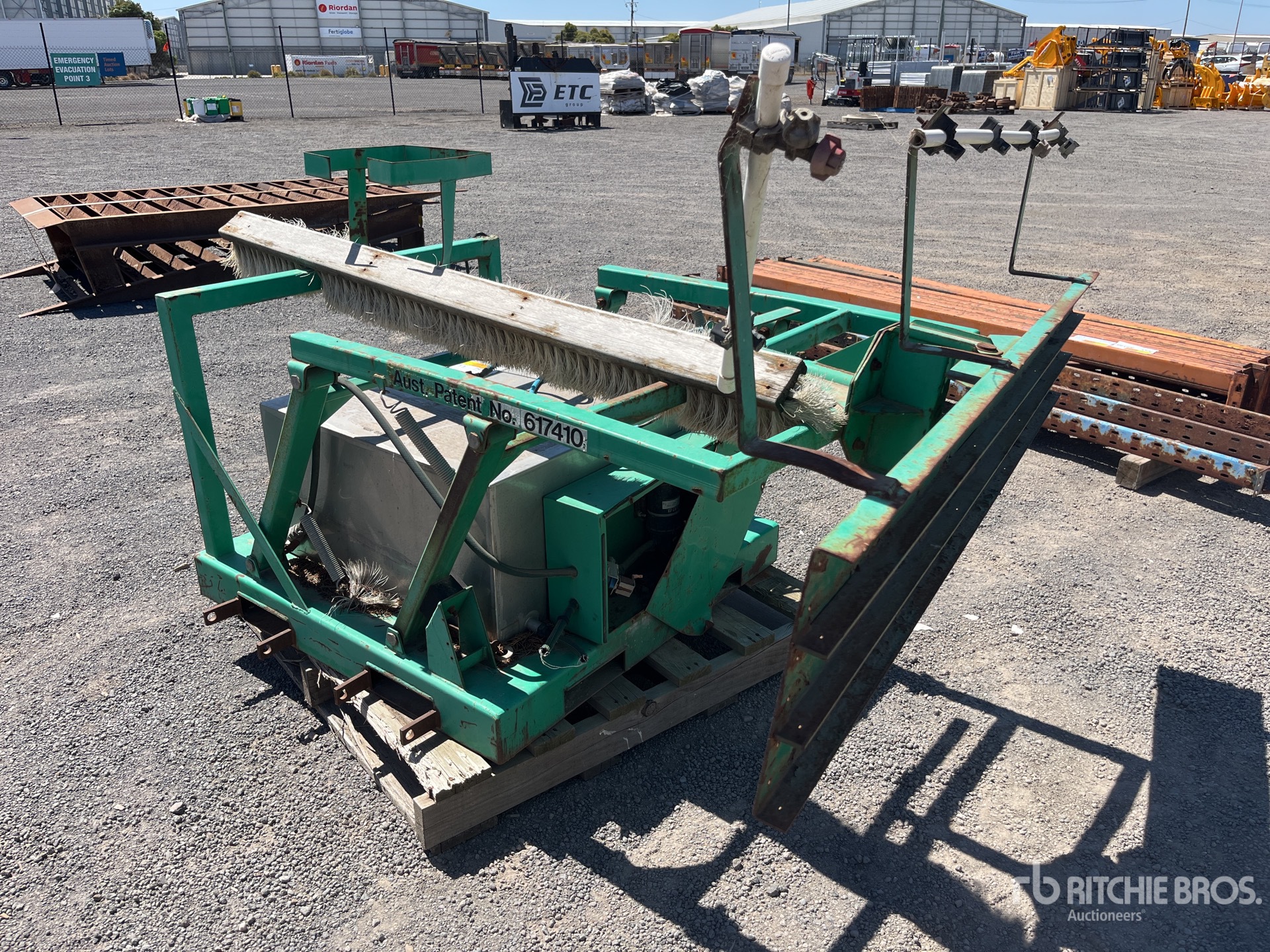 General Appearance with Picture, Right Rear Corner