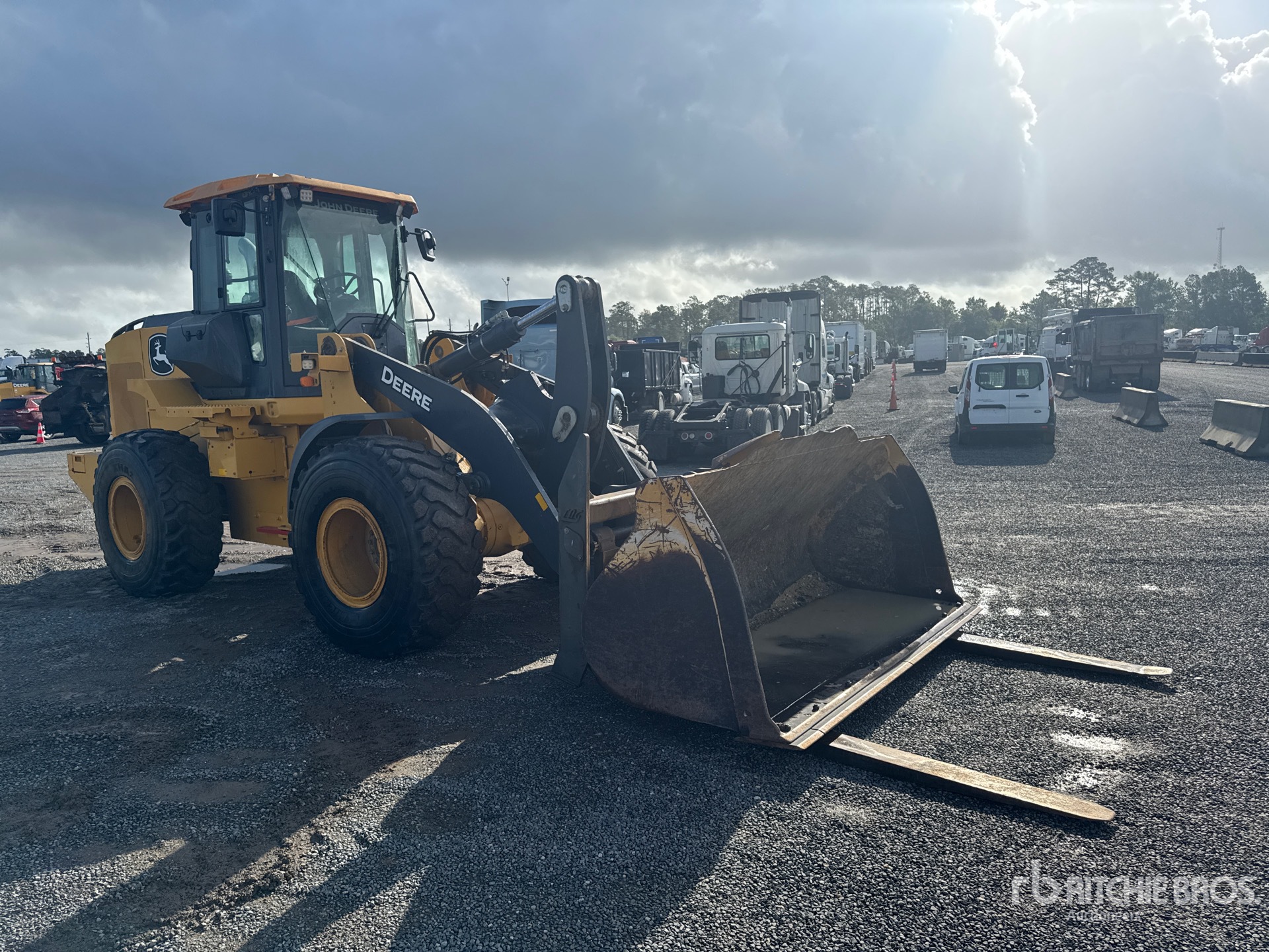 General Appearance with Picture, Right Front Corner