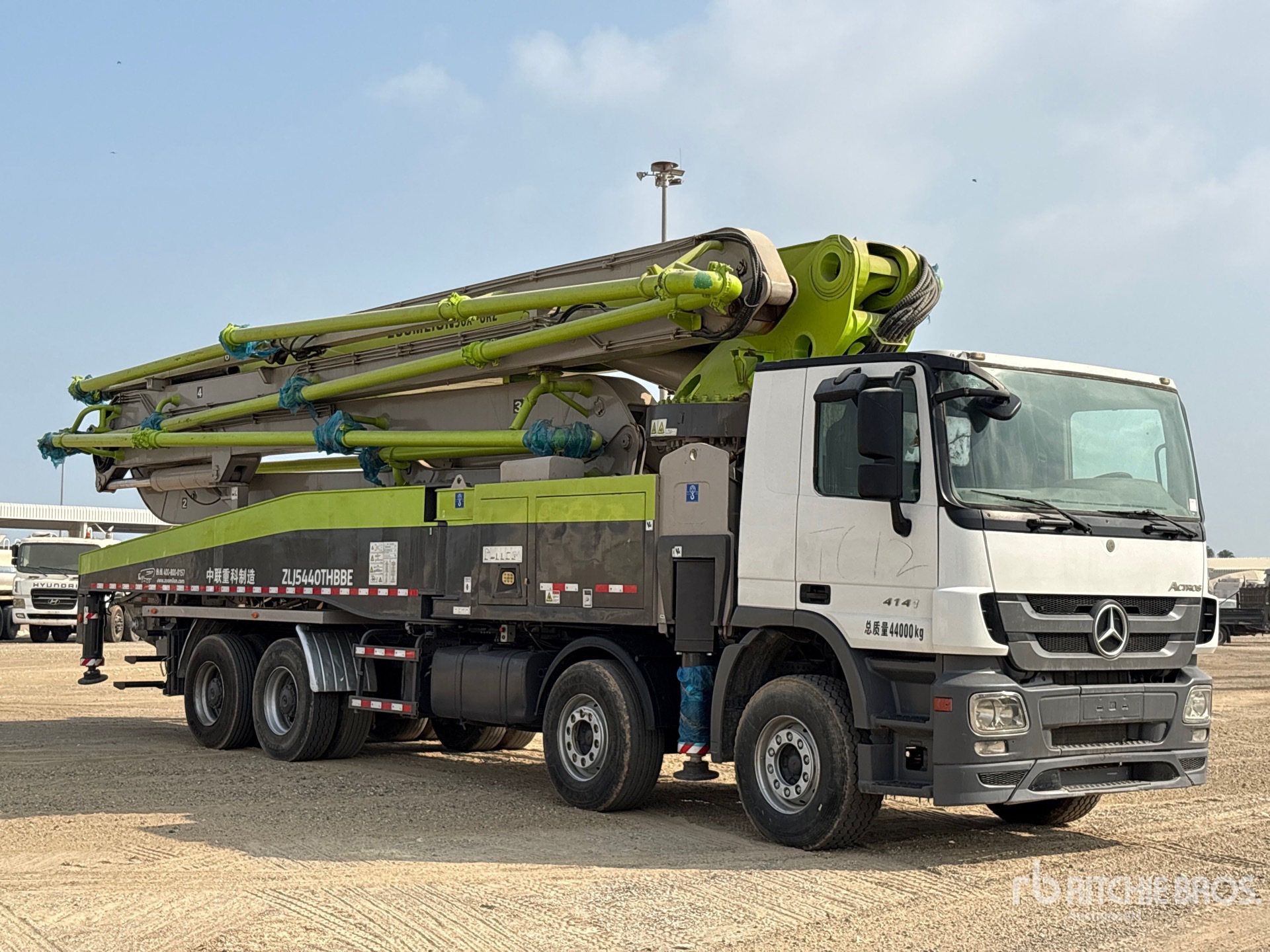 2019 Mercedes-Benz ACTROS 4141