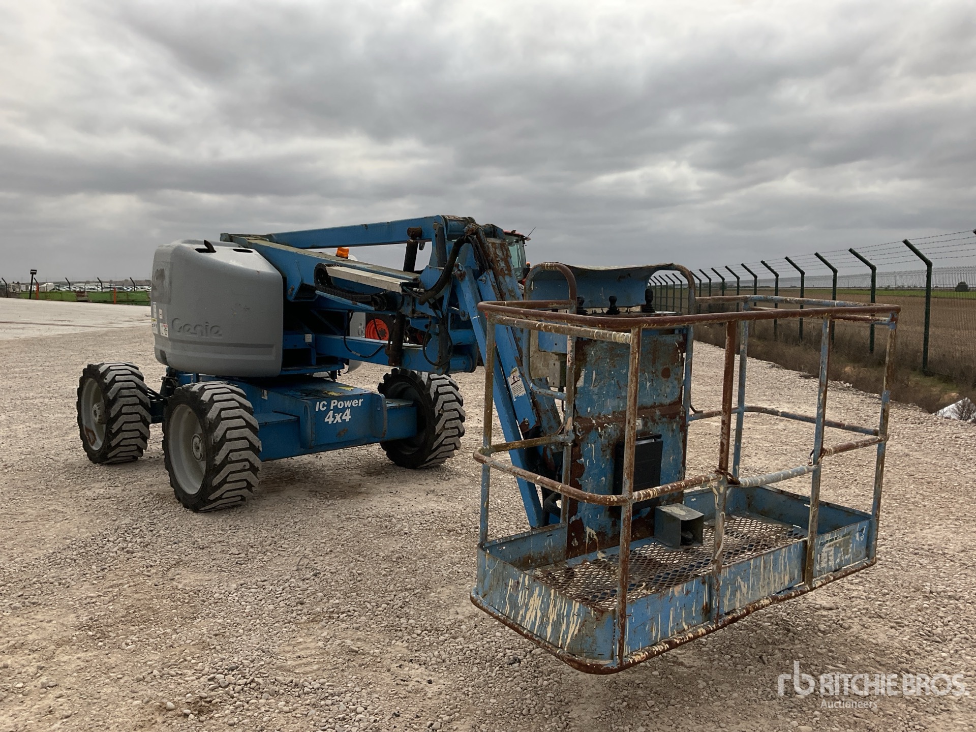 General Appearance with Imagen: esquina trasera izquierda