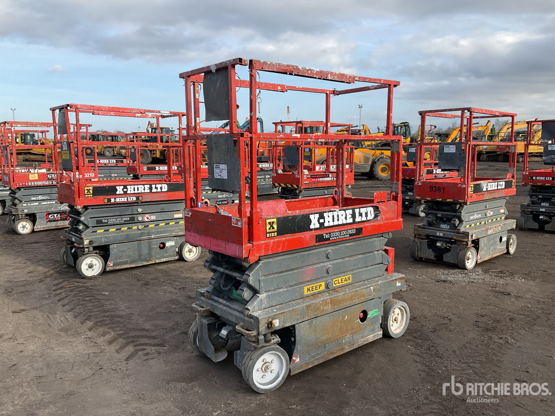 General Appearance with Picture, Left Front Corner