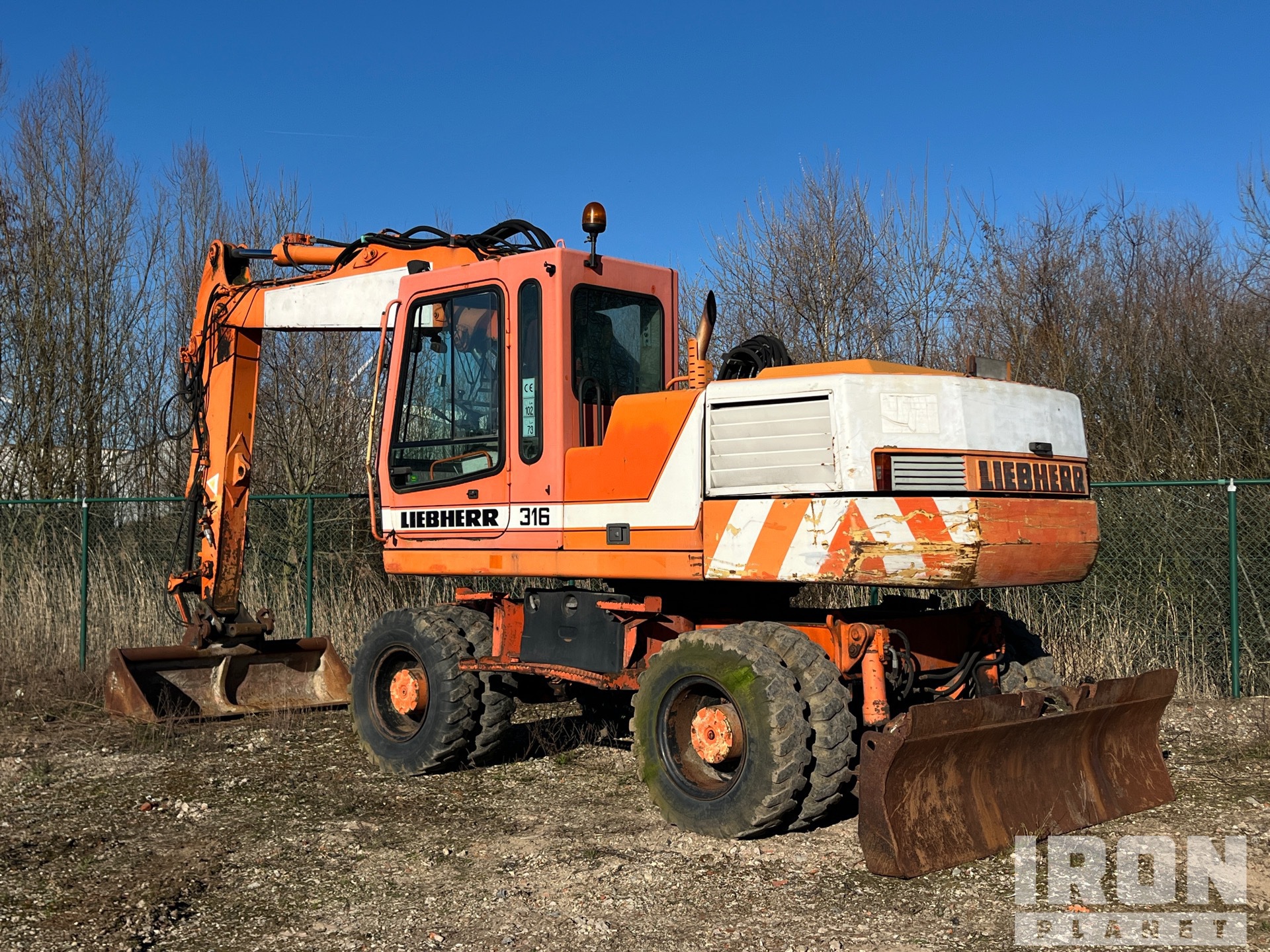 General Appearance with Picture, Left Rear Corner