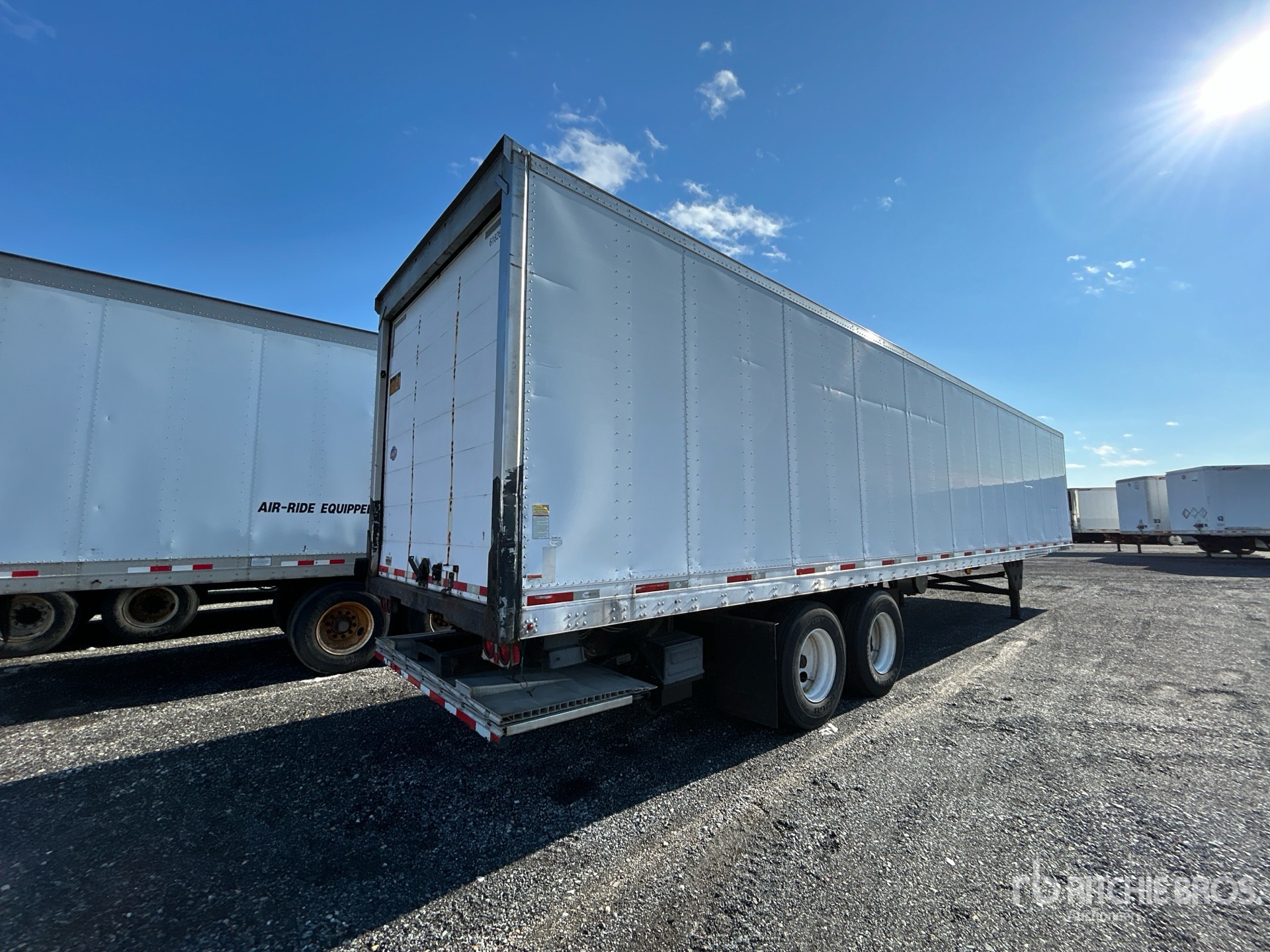 General Appearance with Imagen: esquina trasera derecha