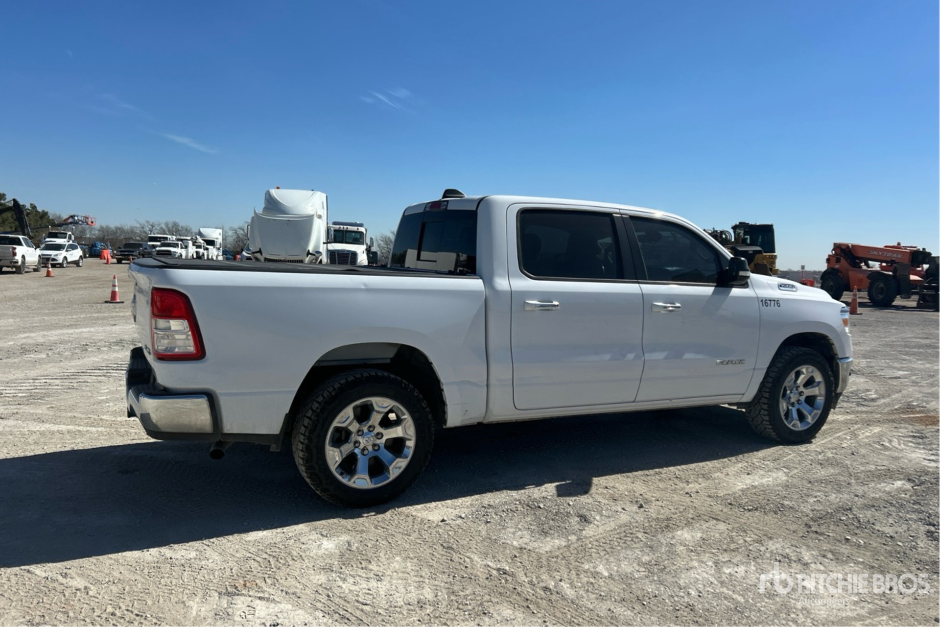 General Appearance with Picture, Right Rear Corner