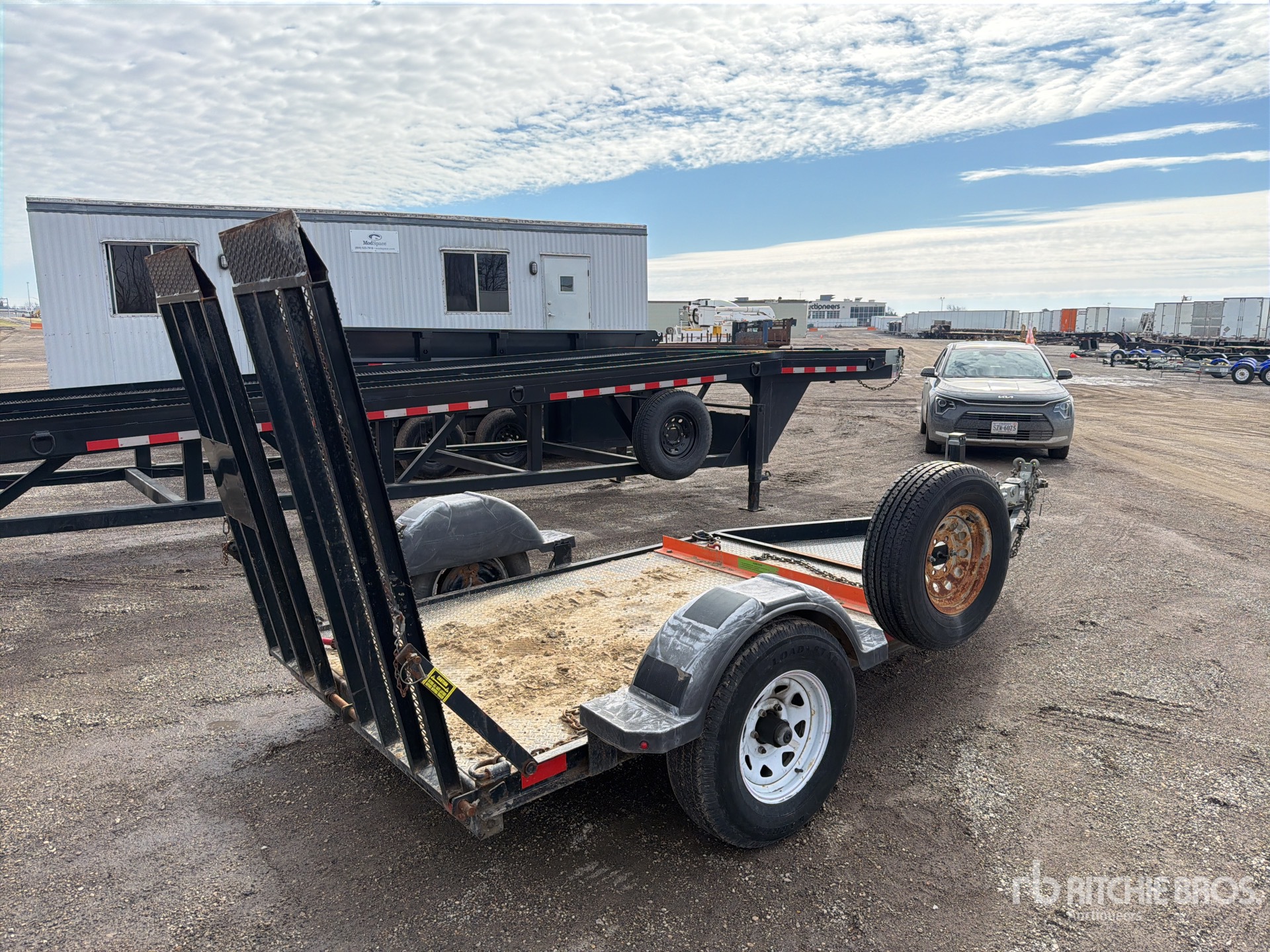 General Appearance with Picture, Right Rear Corner