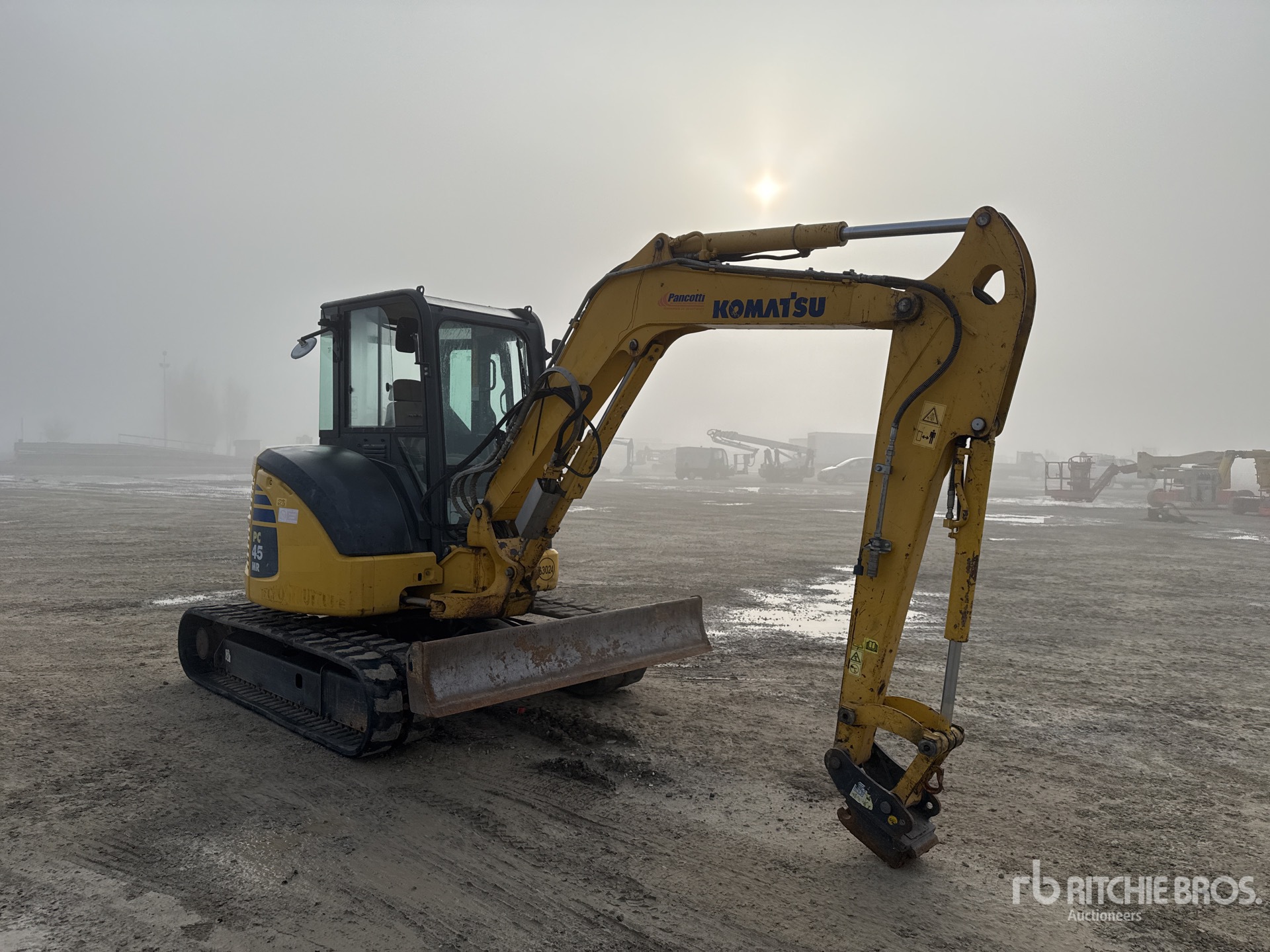 General Appearance with Picture, Right Front Corner