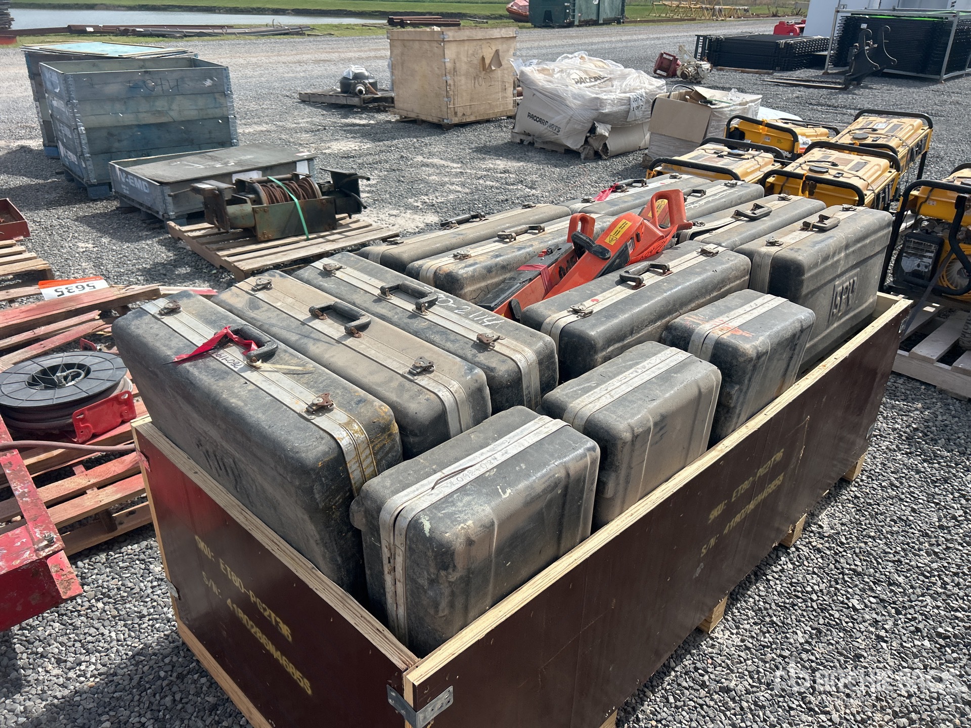 General Appearance with Image, coin arrière droit