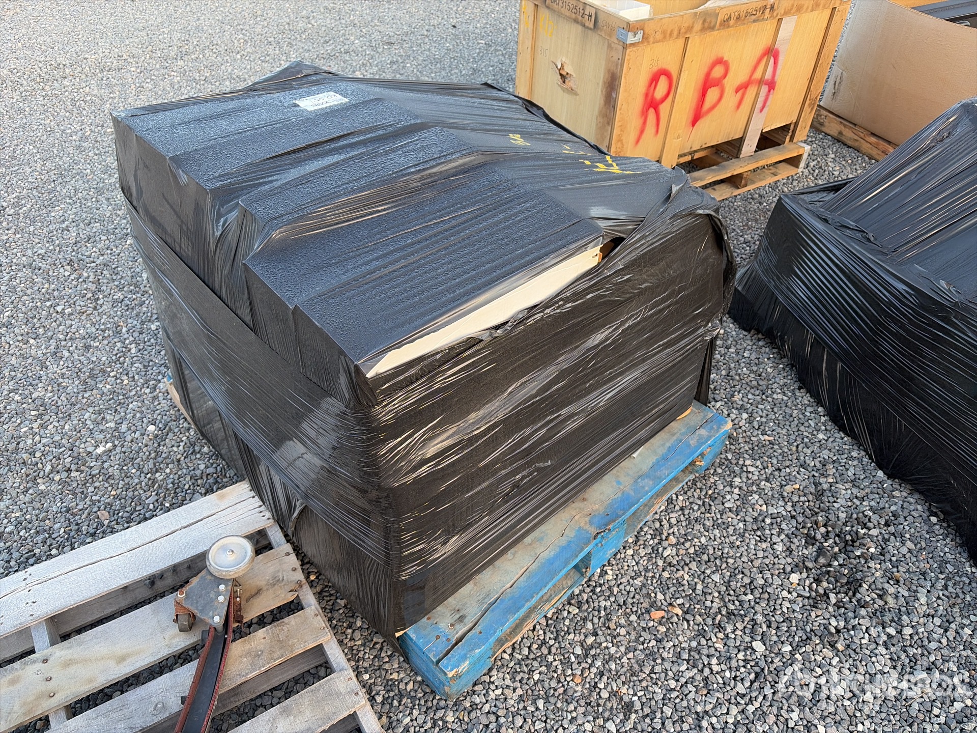 General Appearance with Foto, angolo anteriore sinistro