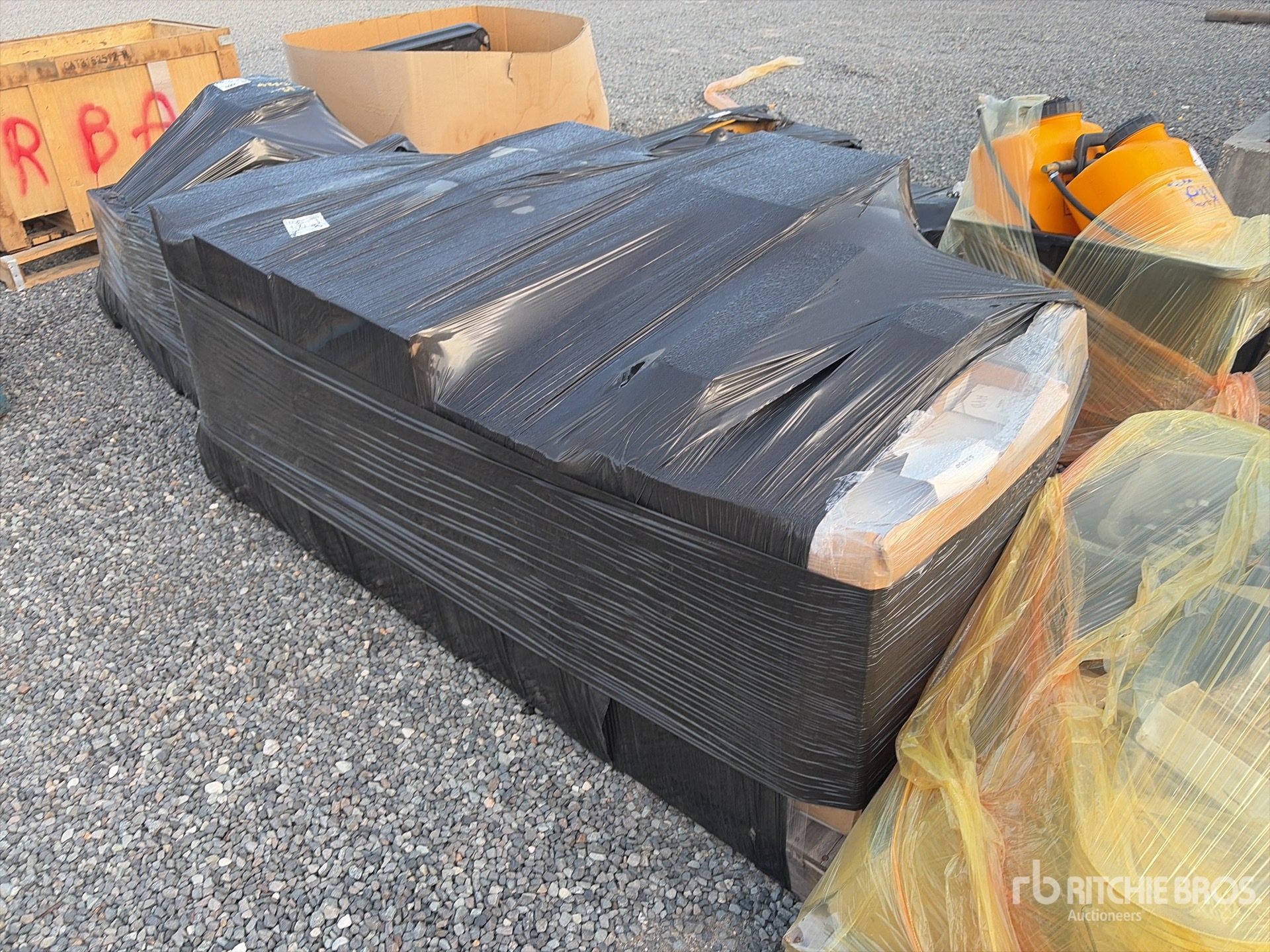 General Appearance with Foto, angolo posteriore sinistro